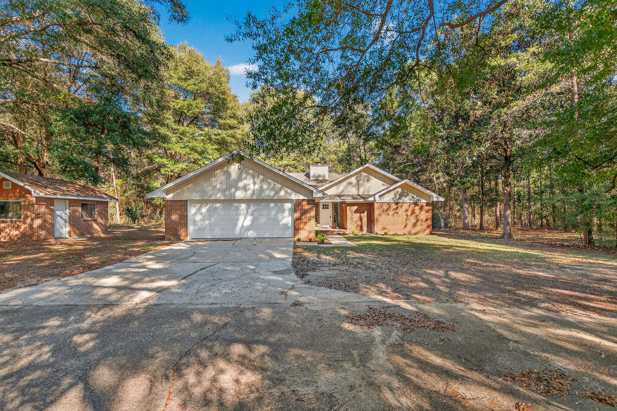 CRESTVIEW - Residential