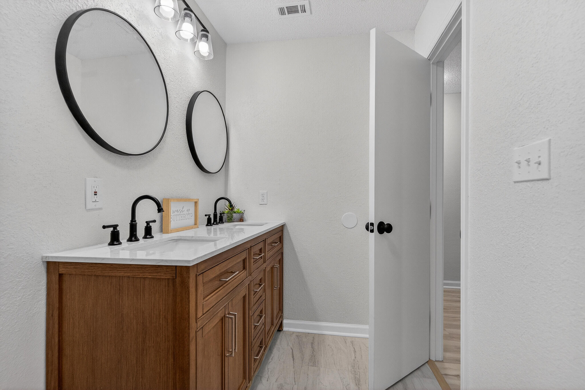 CRESTVIEW - Residential