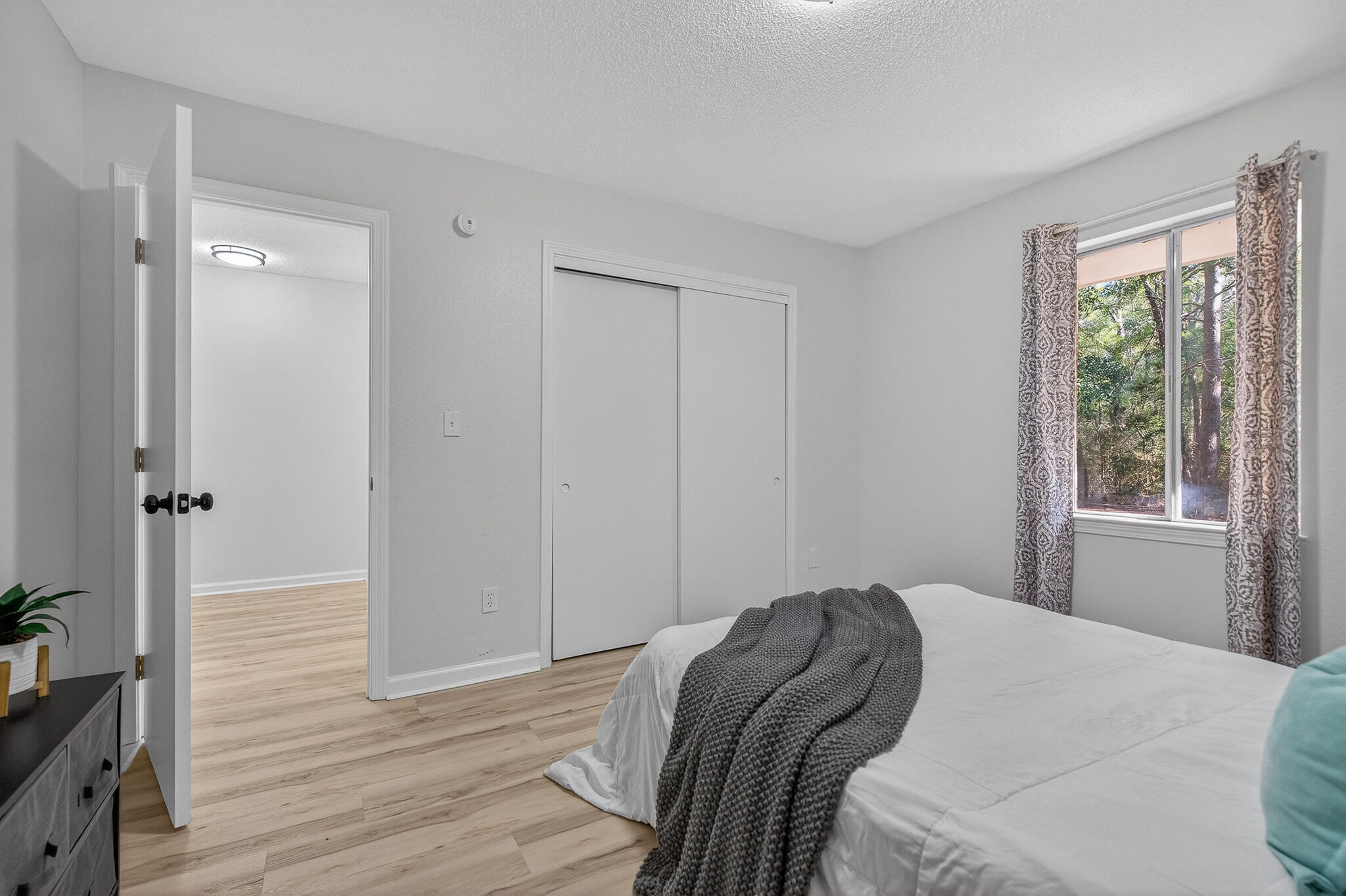 CRESTVIEW - Residential