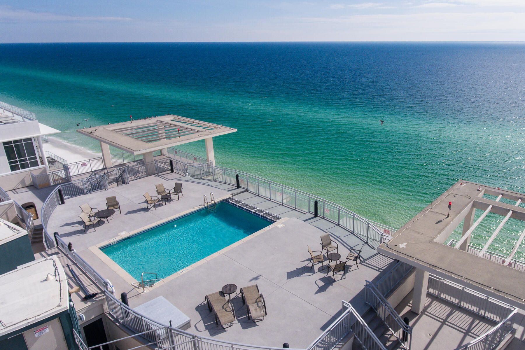 SIGNATURE BEACH - Residential