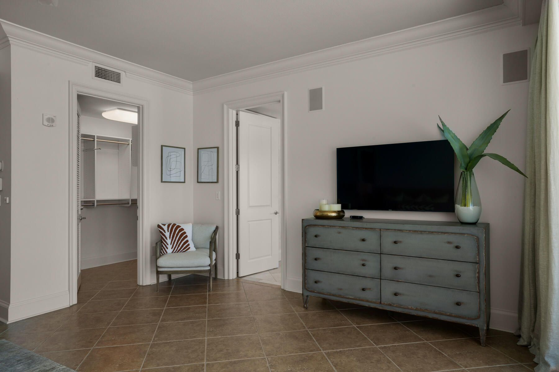SIGNATURE BEACH - Residential