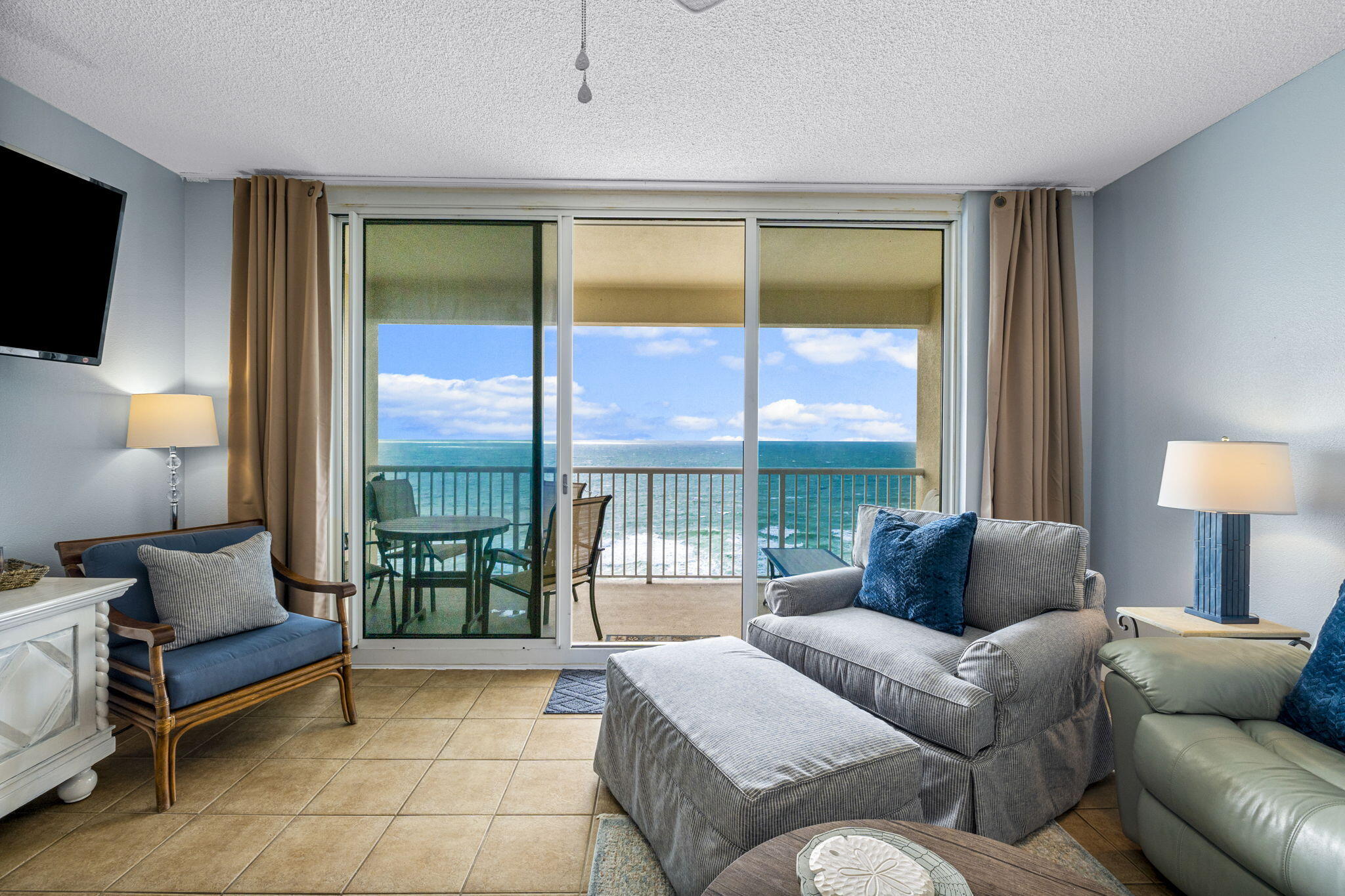 MAJESTIC BEACH TOWERS I - Residential