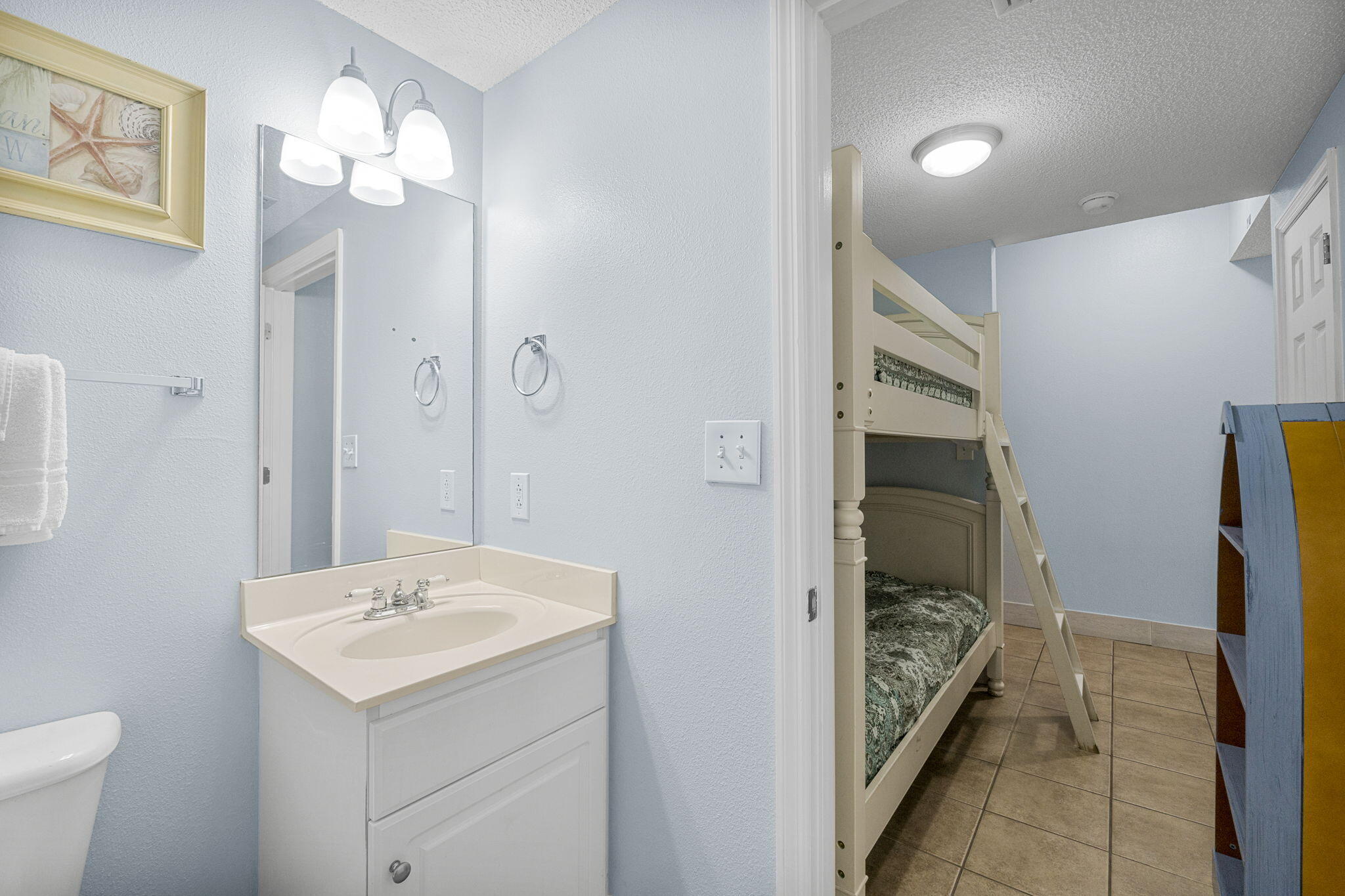 MAJESTIC BEACH TOWERS I - Residential