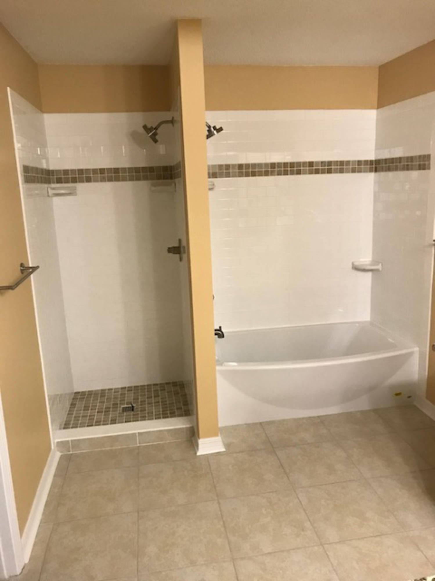 COLINA DEL ORO - Residential Lease