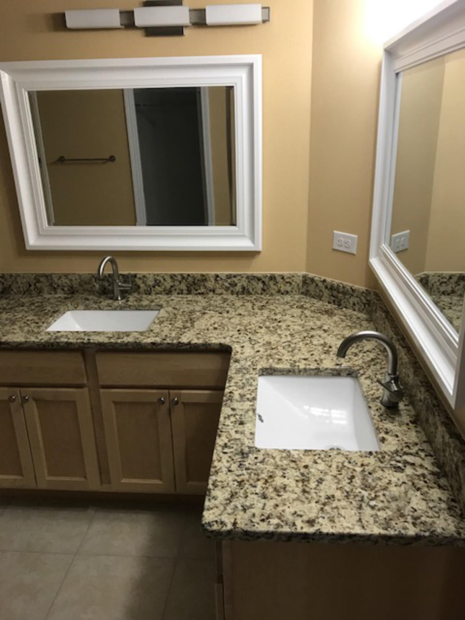 COLINA DEL ORO - Residential Lease
