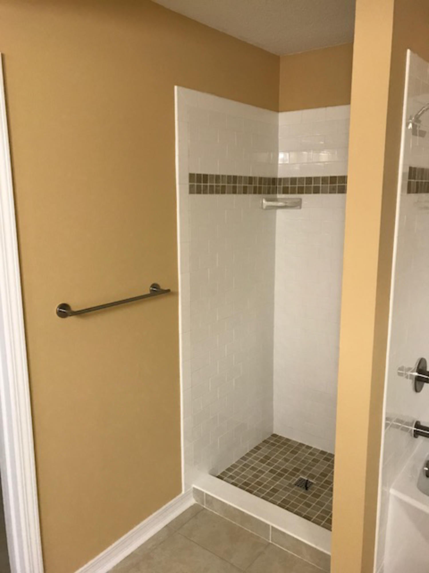 COLINA DEL ORO - Residential Lease