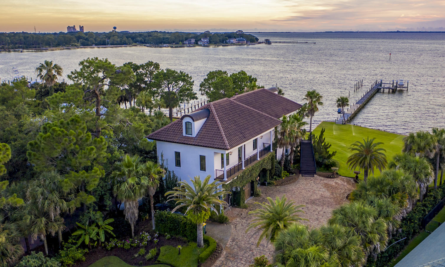 Cobbs Point - Residential