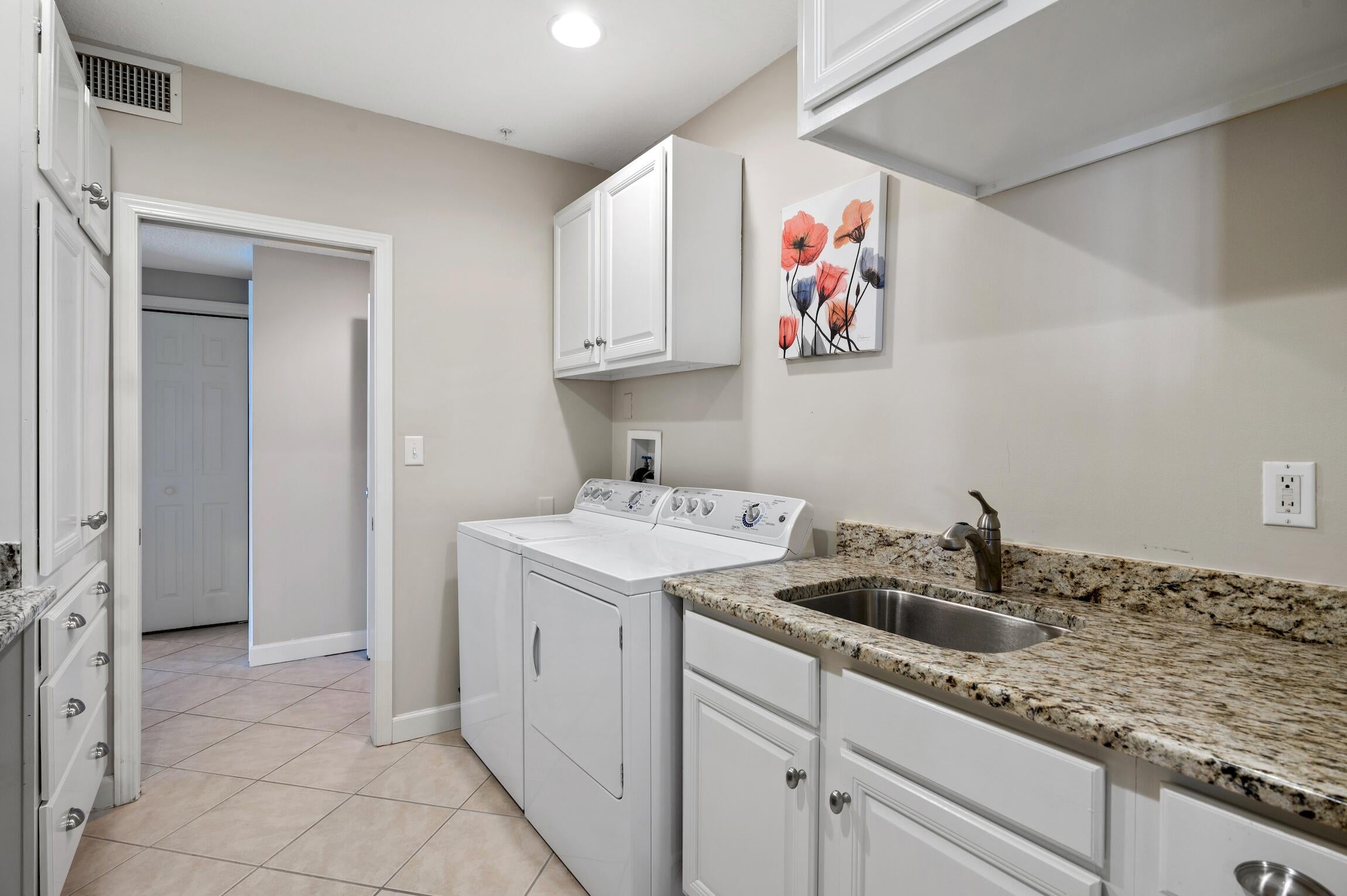 INN AT CRYSTAL BEACH (SUMMERCHASE CONDO) - Residential