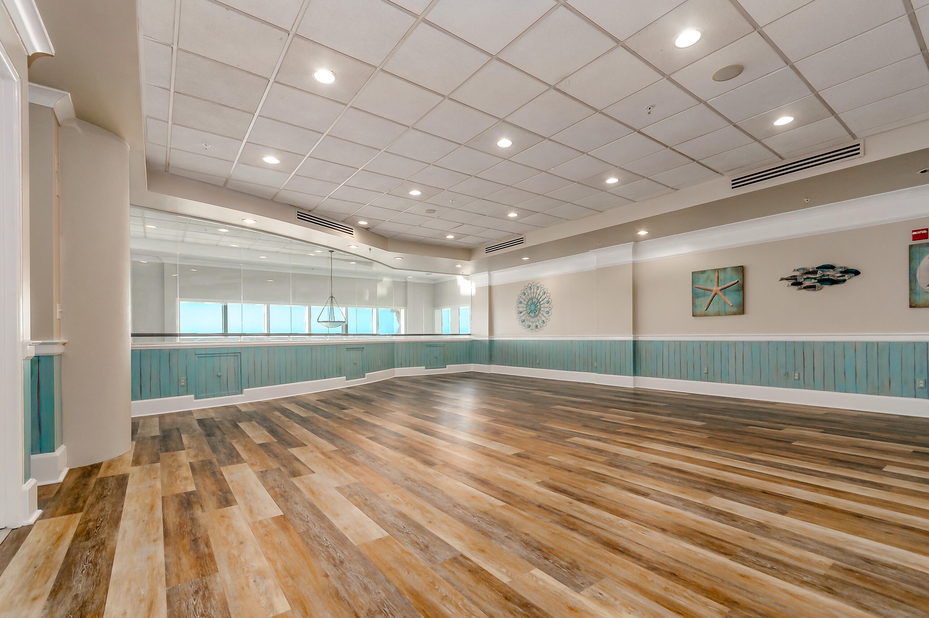 INN AT CRYSTAL BEACH (SUMMERCHASE CONDO) - Residential