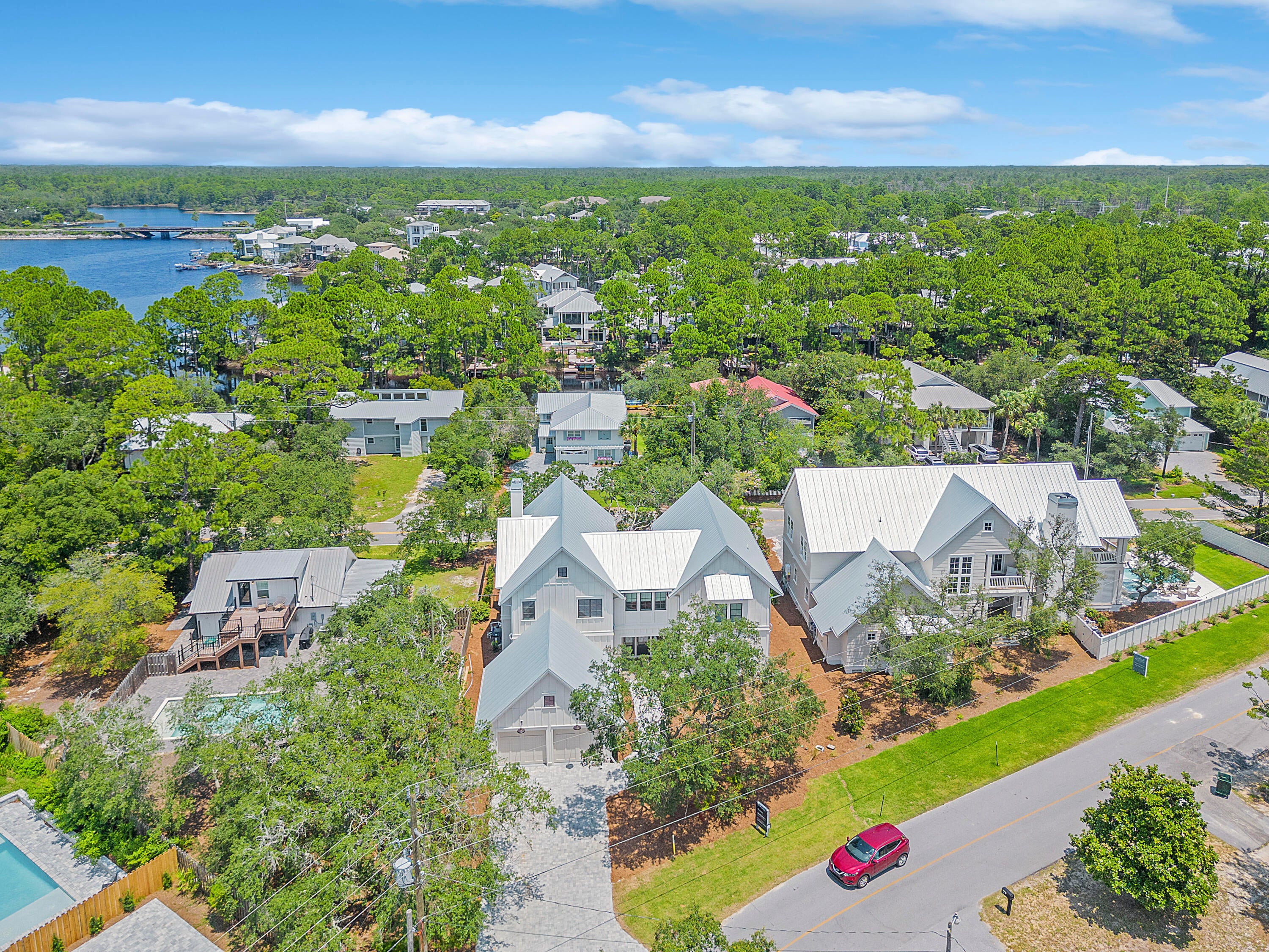 EASTERN LAKES - Residential