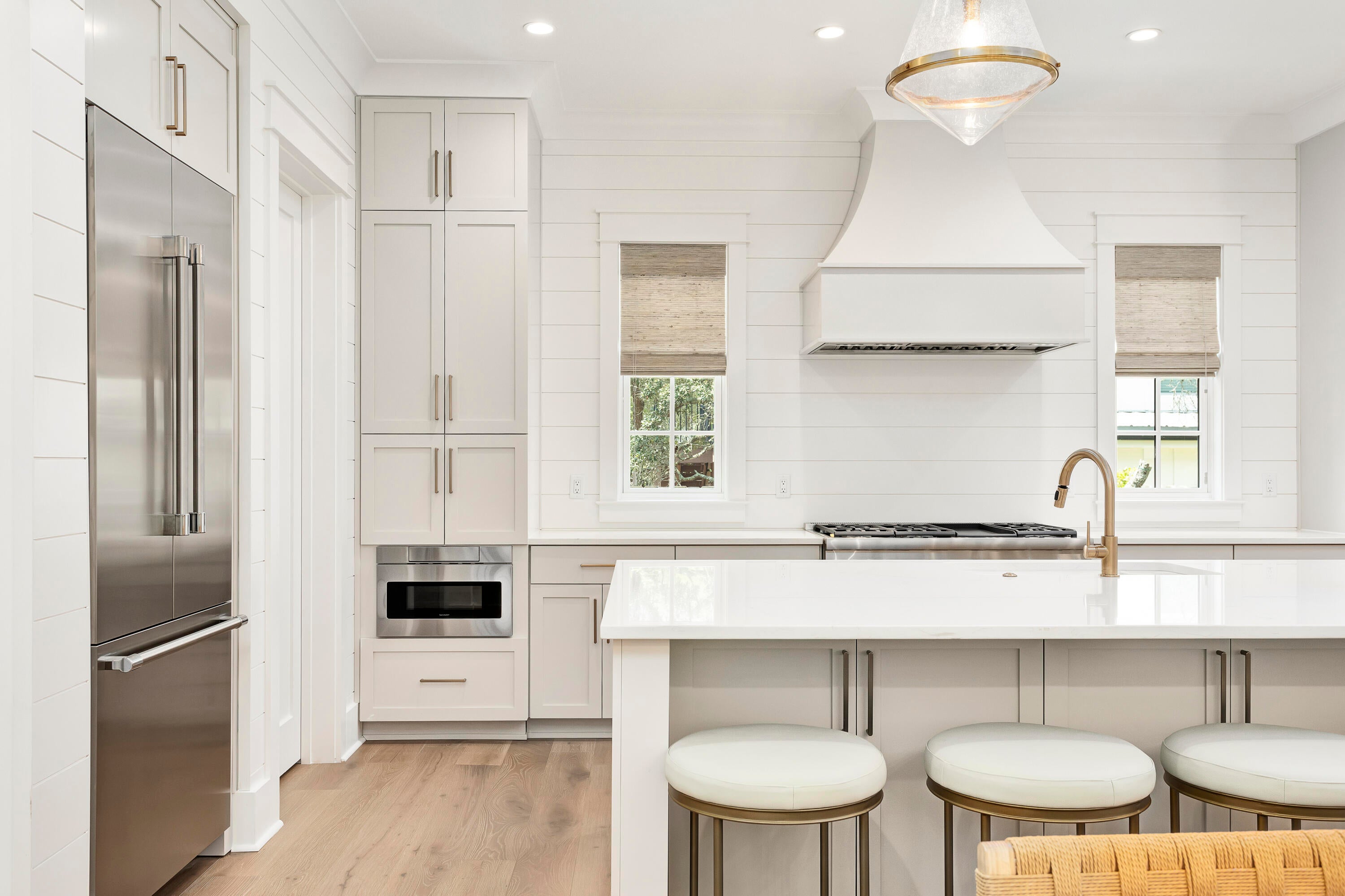EASTERN LAKES - Residential