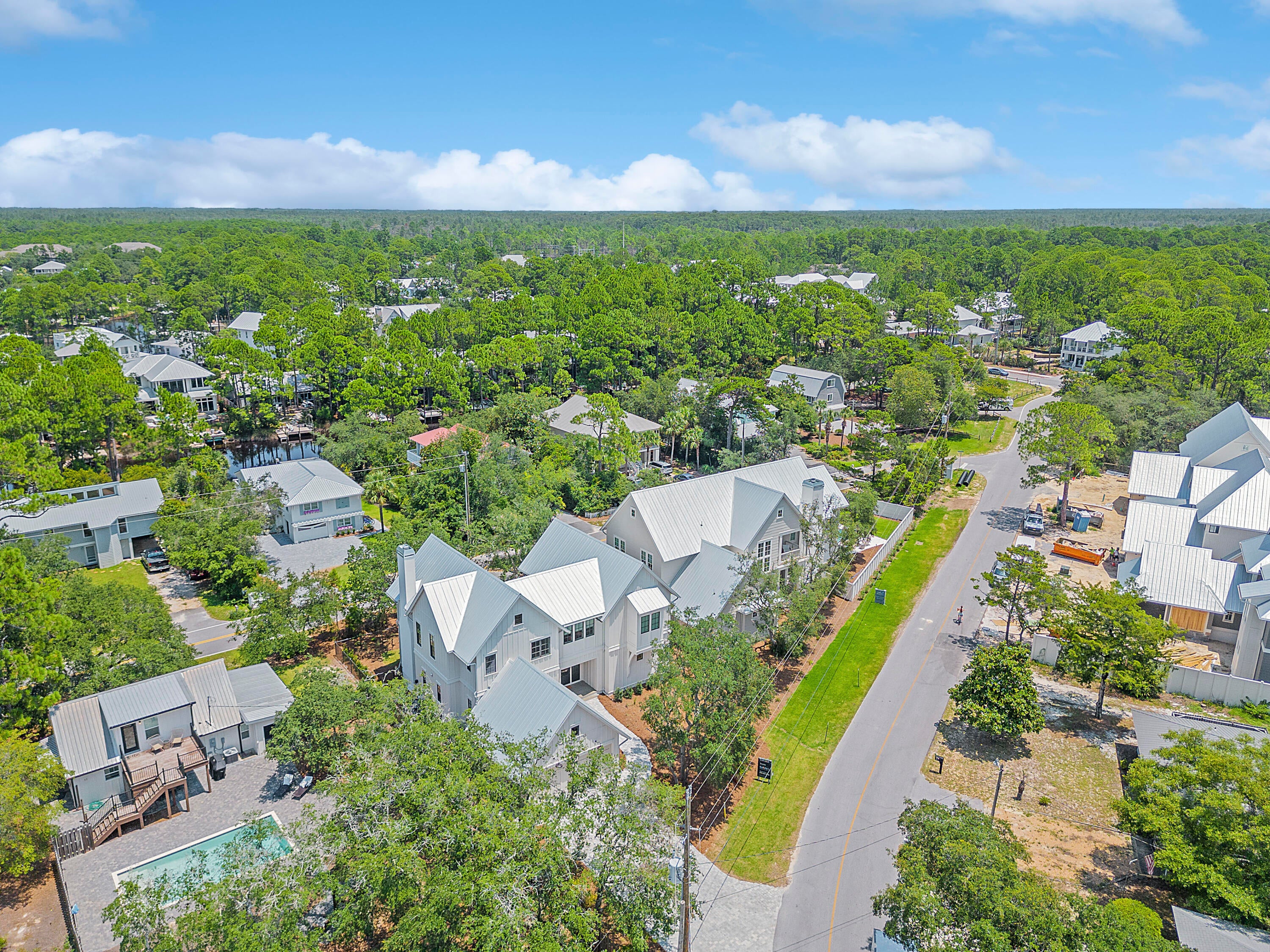 EASTERN LAKES - Residential