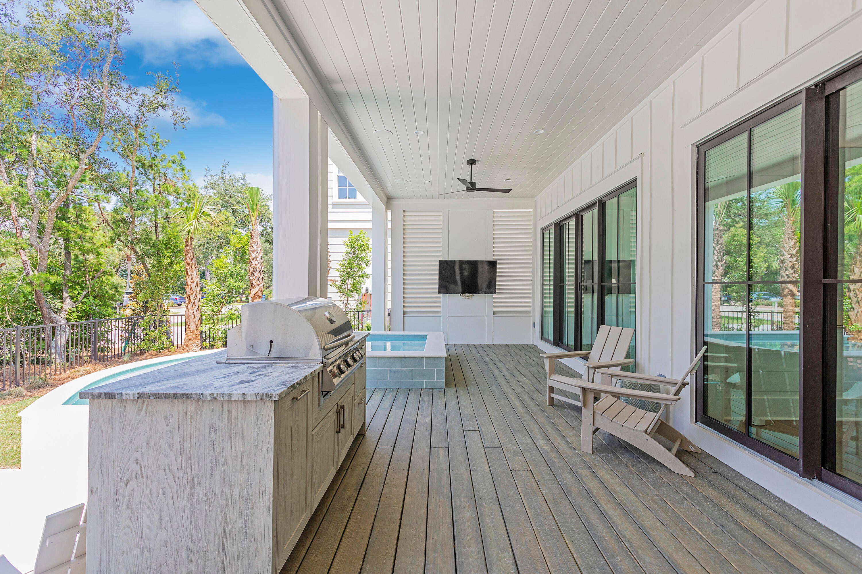 EASTERN LAKES - Residential