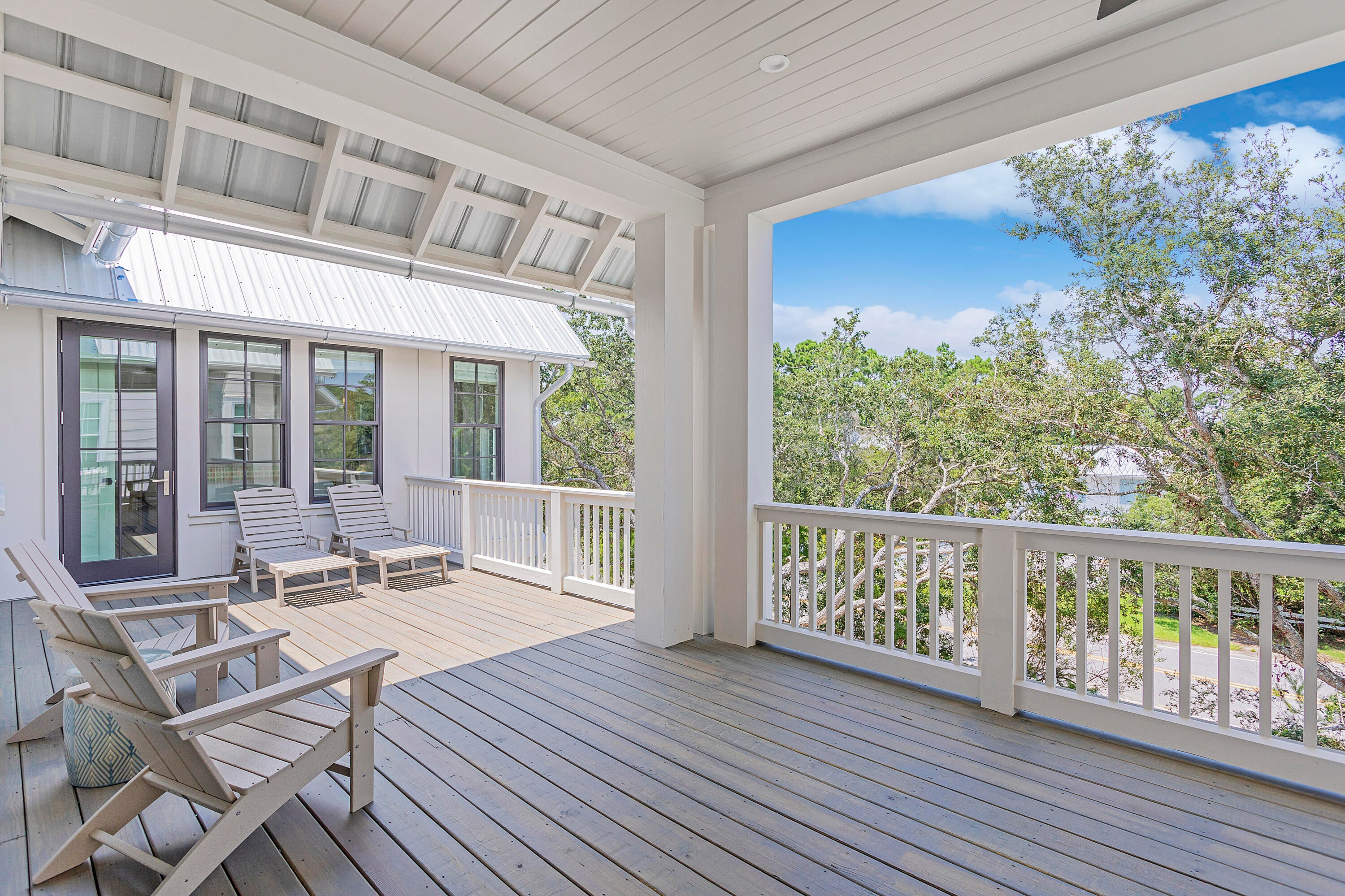 EASTERN LAKES - Residential