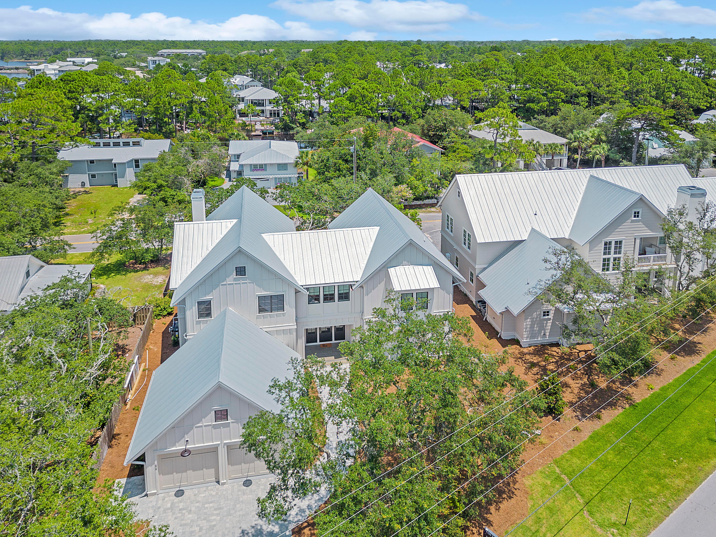 EASTERN LAKES - Residential