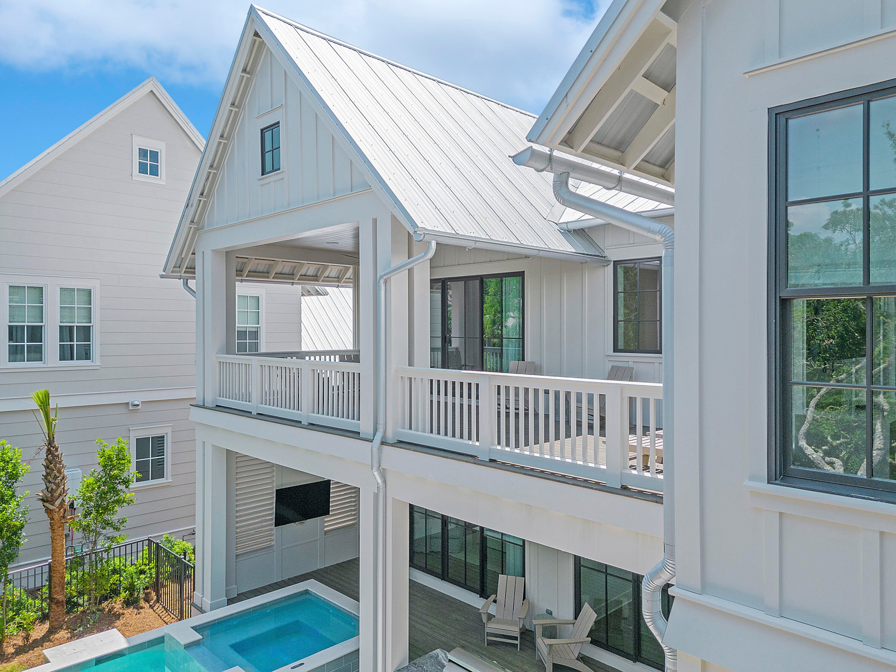 EASTERN LAKES - Residential