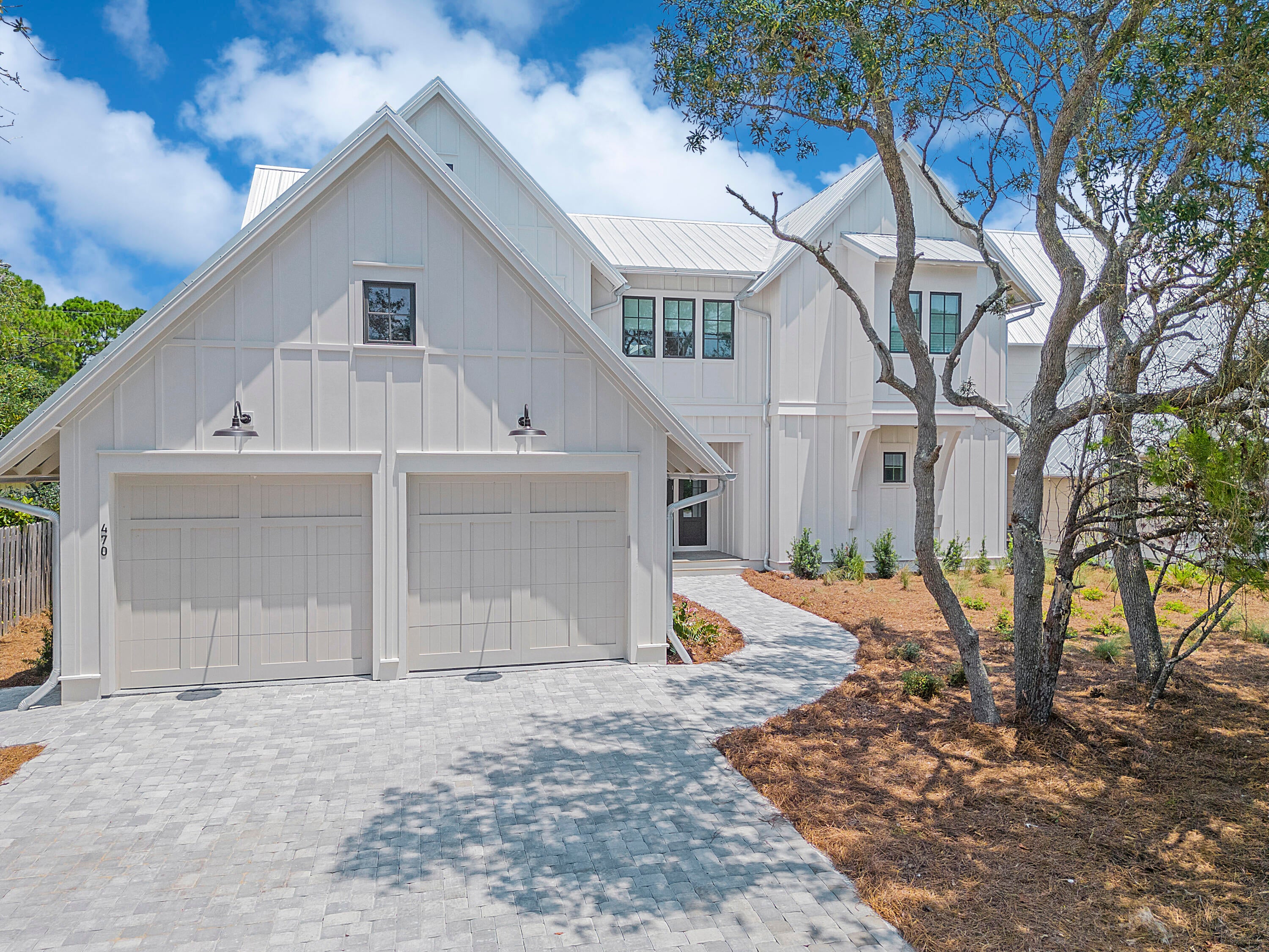 EASTERN LAKES - Residential