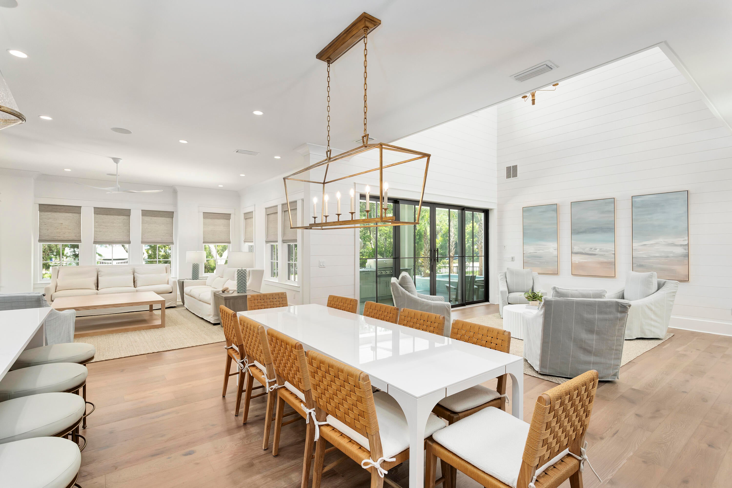 EASTERN LAKES - Residential