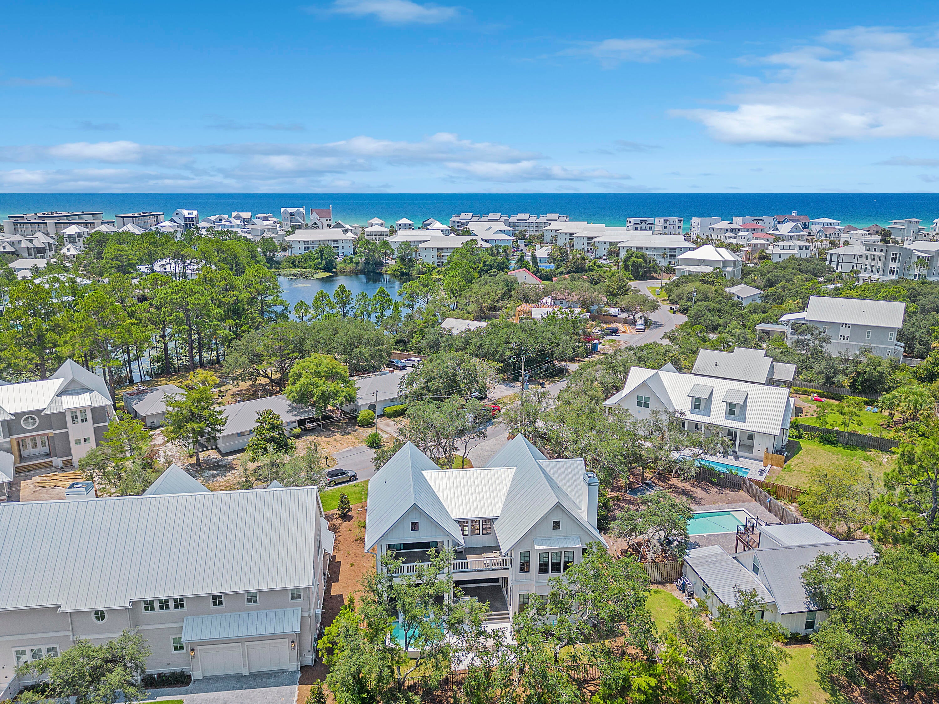 EASTERN LAKES - Residential