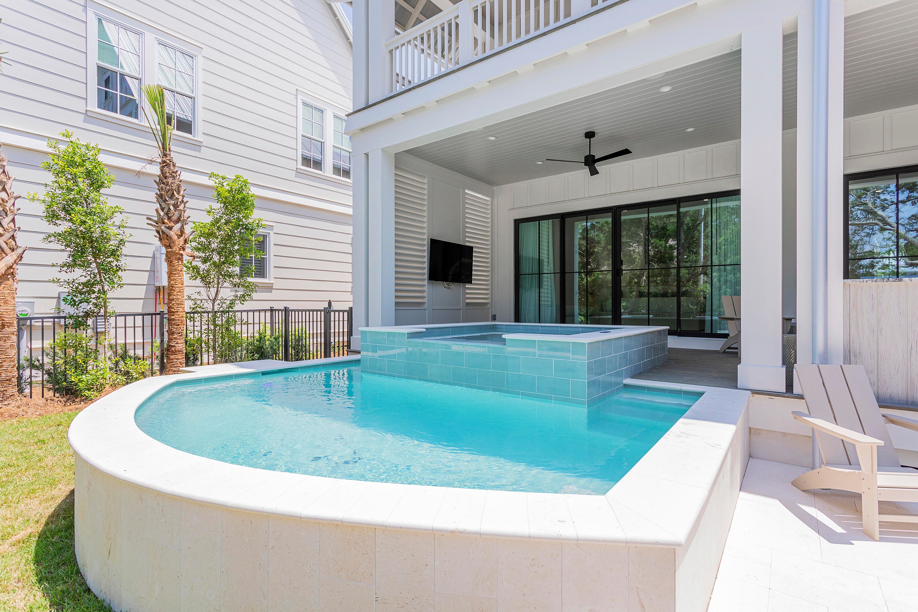 EASTERN LAKES - Residential