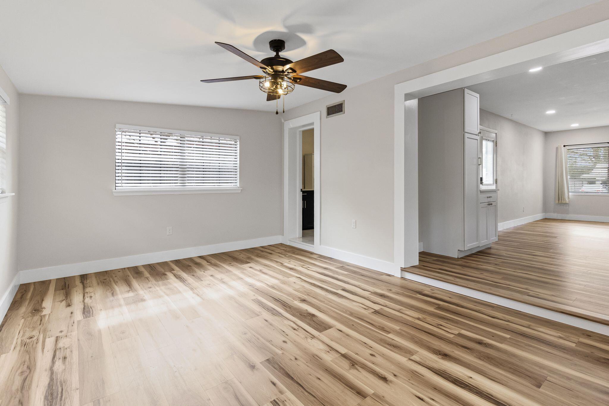 GARNIERS BEACH 7TH - Residential