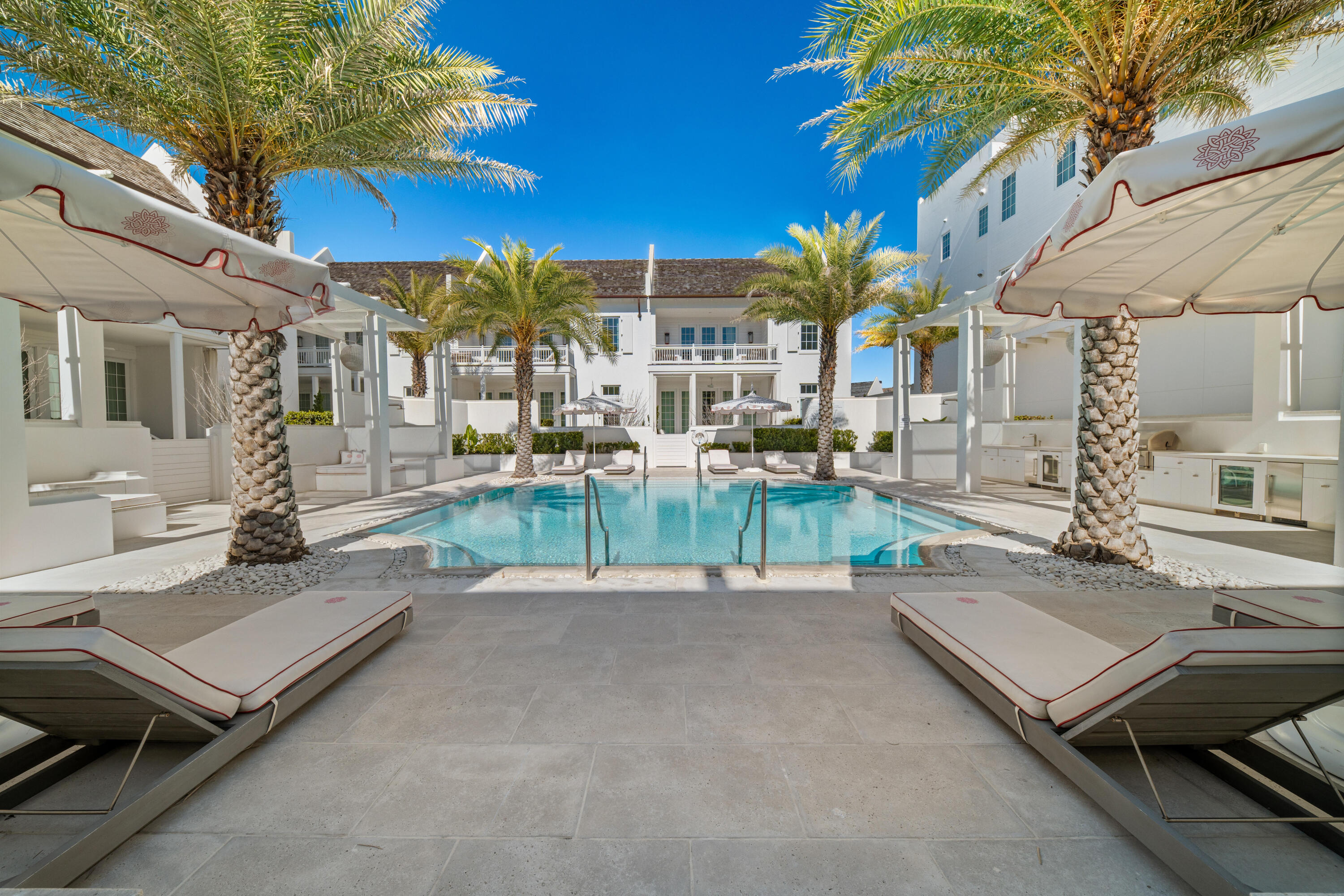 Entered for comp purposes only. 

This residence is part of the ''Mews'' Collection. It is a 3 Bedroom 3.5 Bathroom Luxury Townhome. Designed by the acclaimed Khoury Vogt Architects.