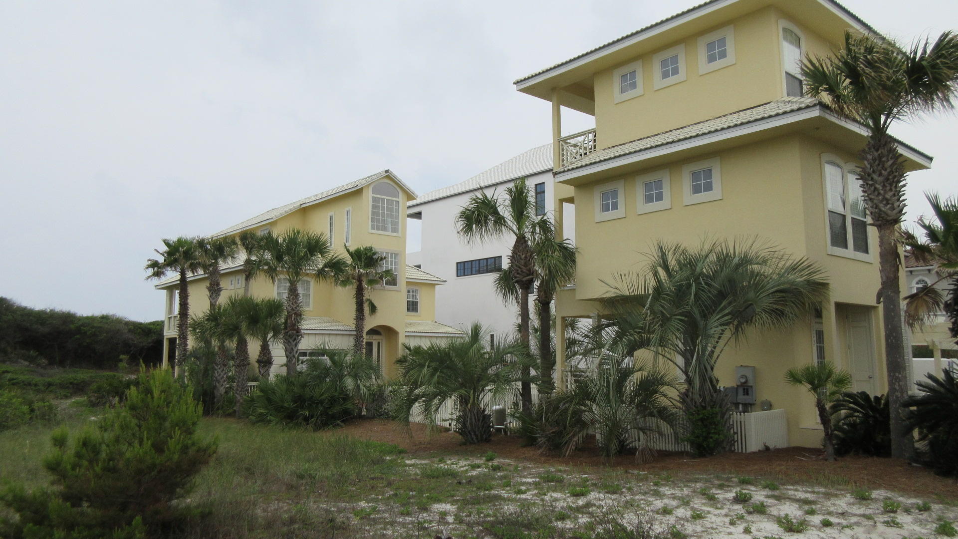 PARADISE BY THE SEA - Residential