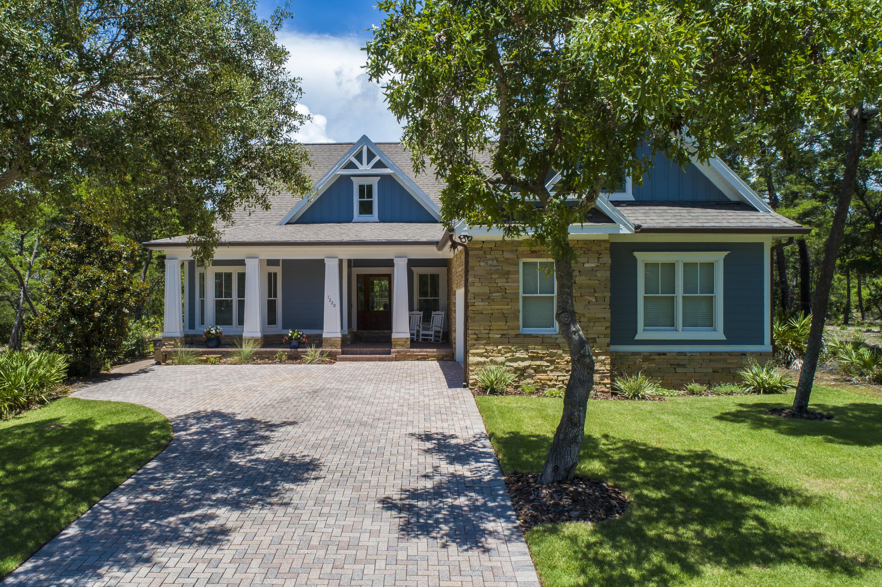Perched above the 16th fairway sits a newly renovated luxury retreat offering four bedrooms and three full bathrooms across a split floor plan with ample homey and entertaining spaces. Upon entry, you are welcomed into a gathering room with soaring ceilings and an abundance of natural light.
The updated baths and renovated kitchen showcase modern finishes and stainless steel appliances, making both everyday living and entertaining a delight. New tile flooring throughout adds a touch of elegance paired with durability, while the select window treatments provide privacy and style.
The home's exterior and interior have been freshly painted, giving it a pristine, move-in-ready appeal.