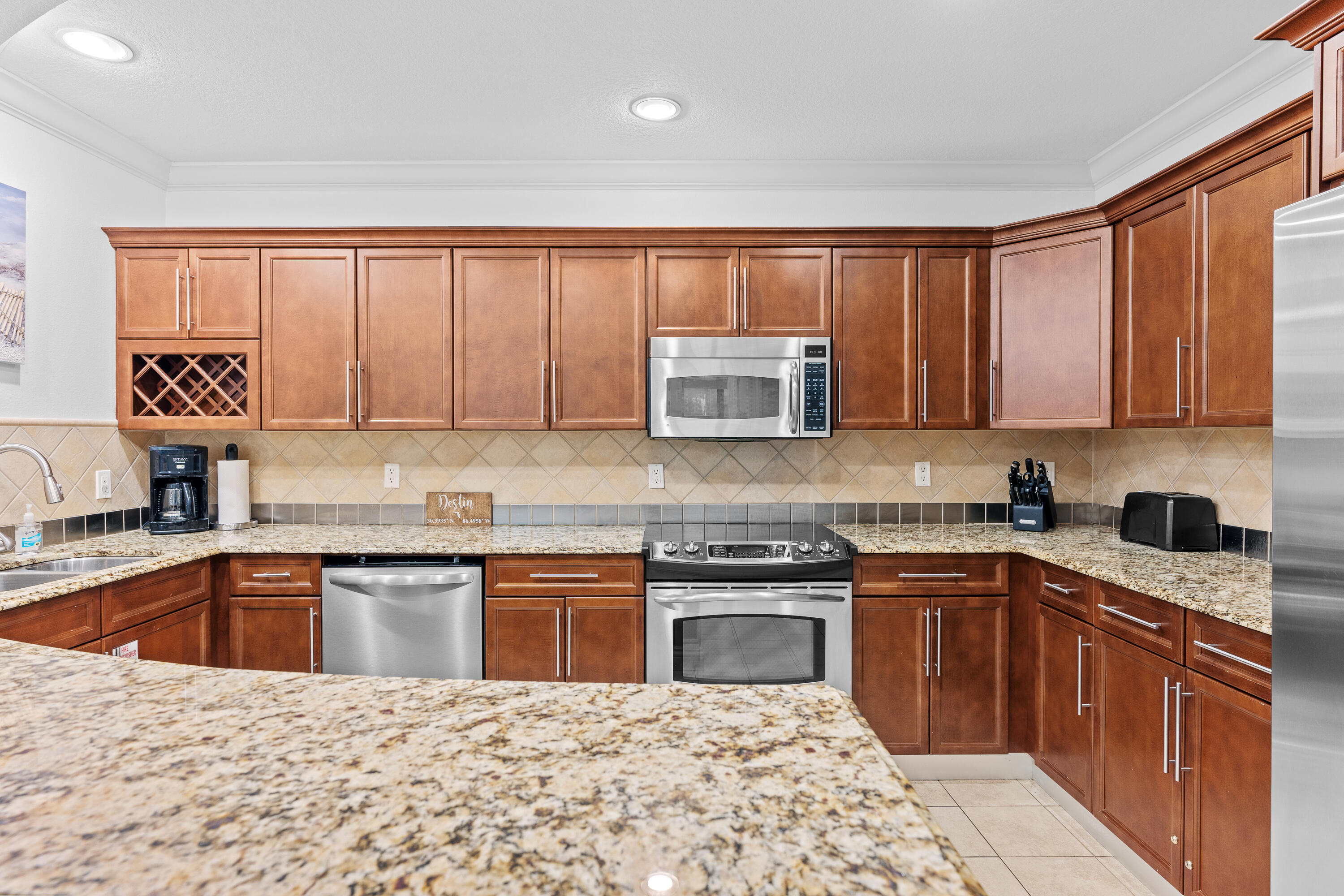 EMERALD GRANDE - Residential
