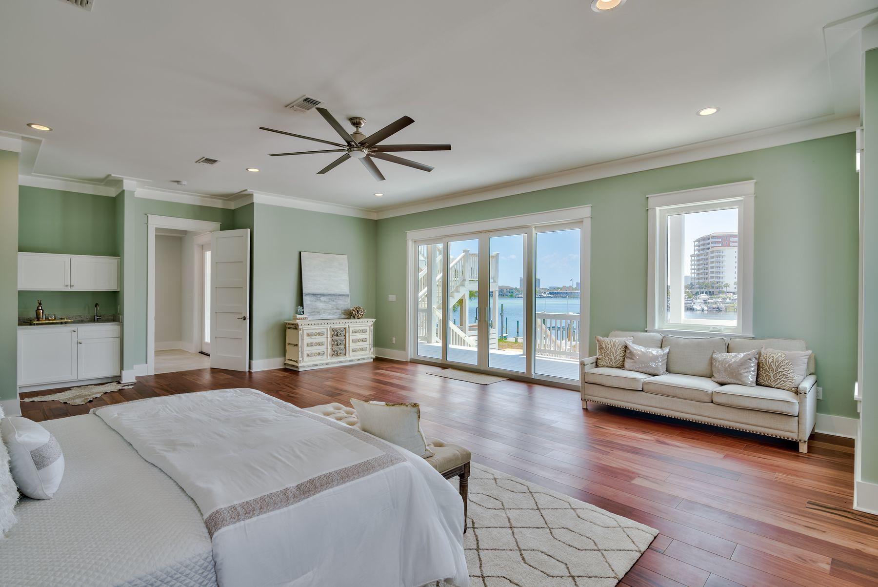 HOLIDAY ISLE - Residential