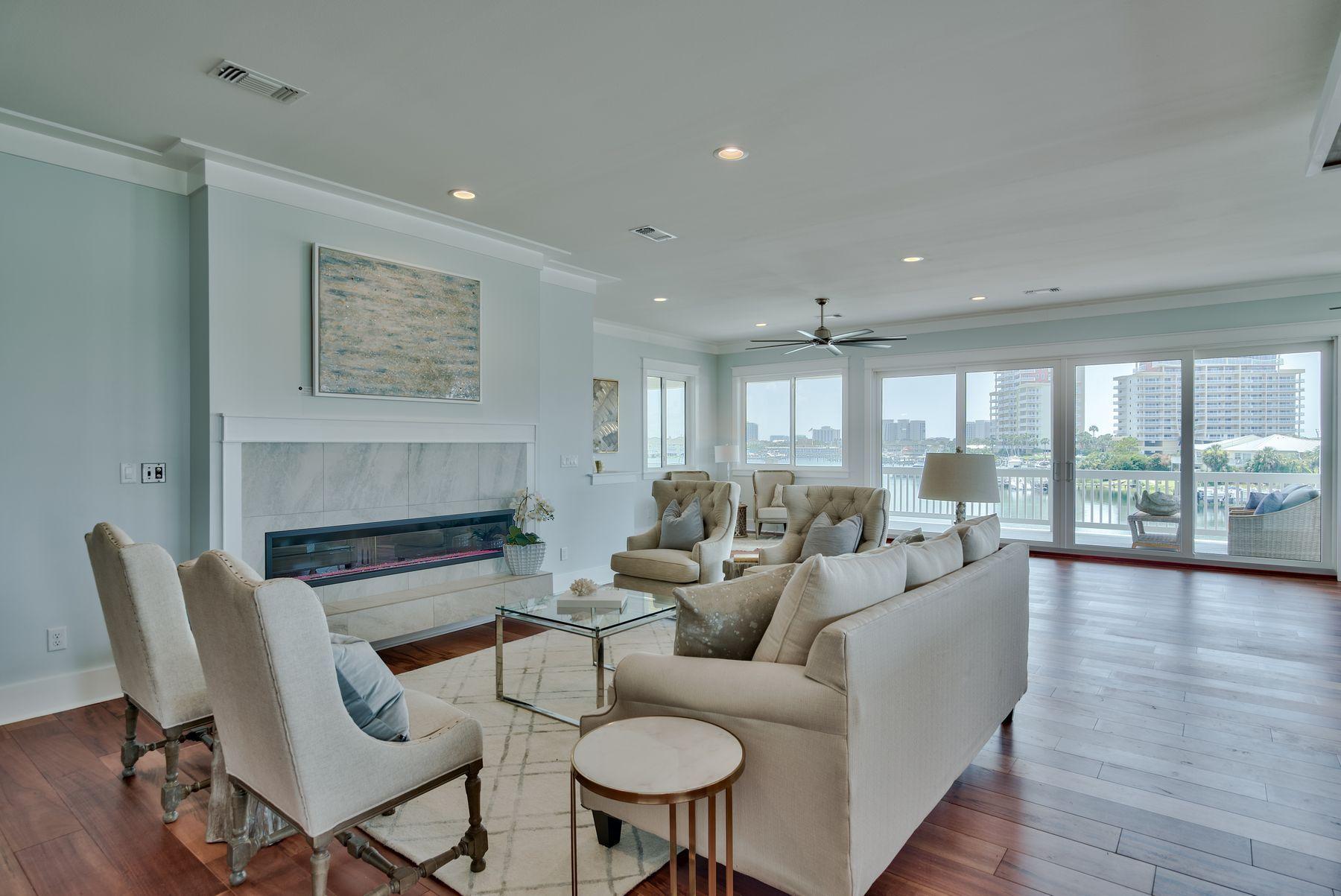 HOLIDAY ISLE - Residential