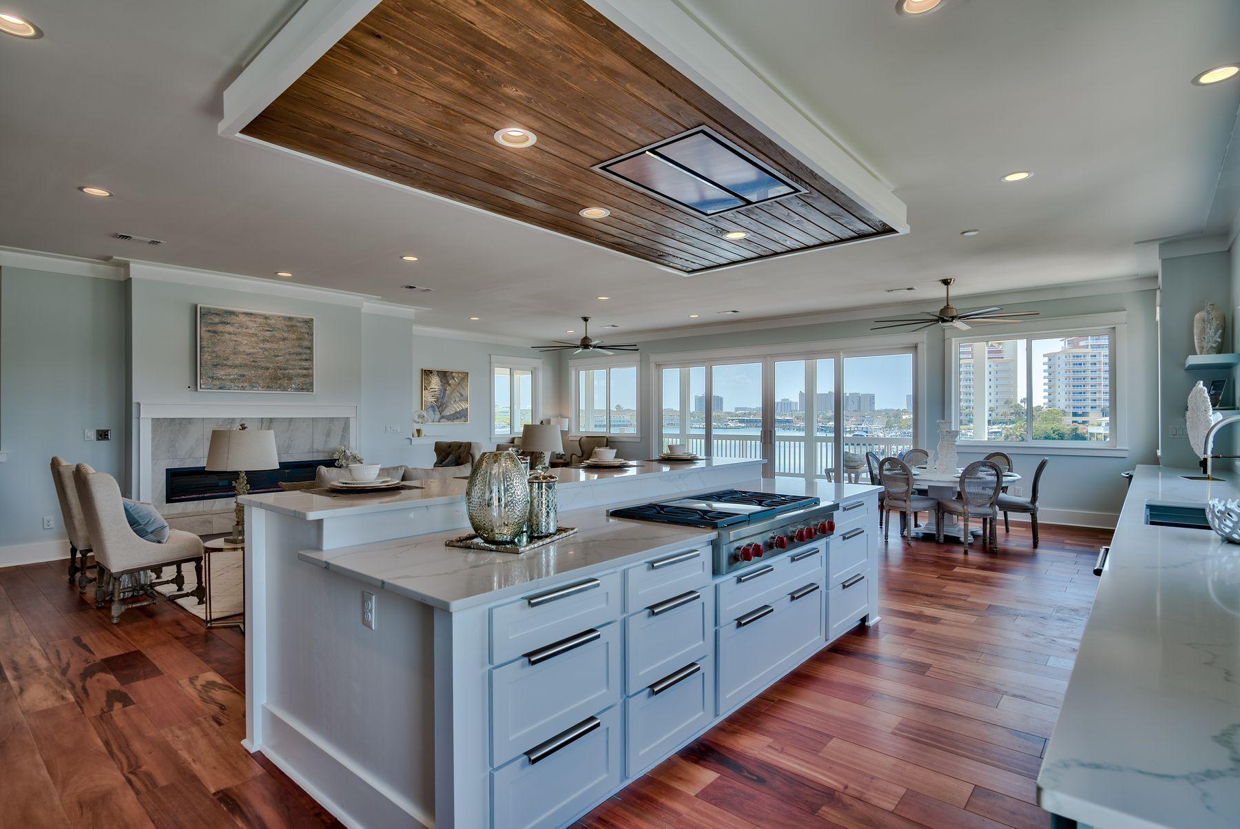 HOLIDAY ISLE - Residential