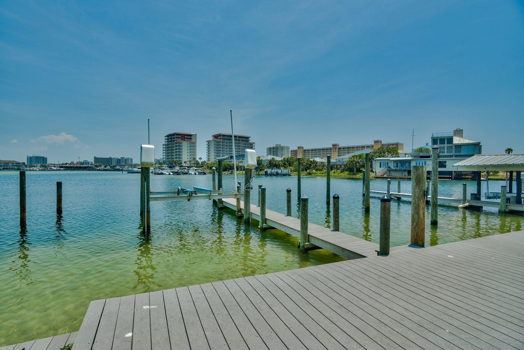 HOLIDAY ISLE - Residential