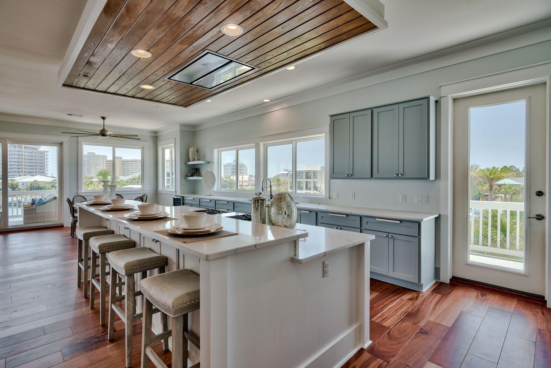 HOLIDAY ISLE - Residential