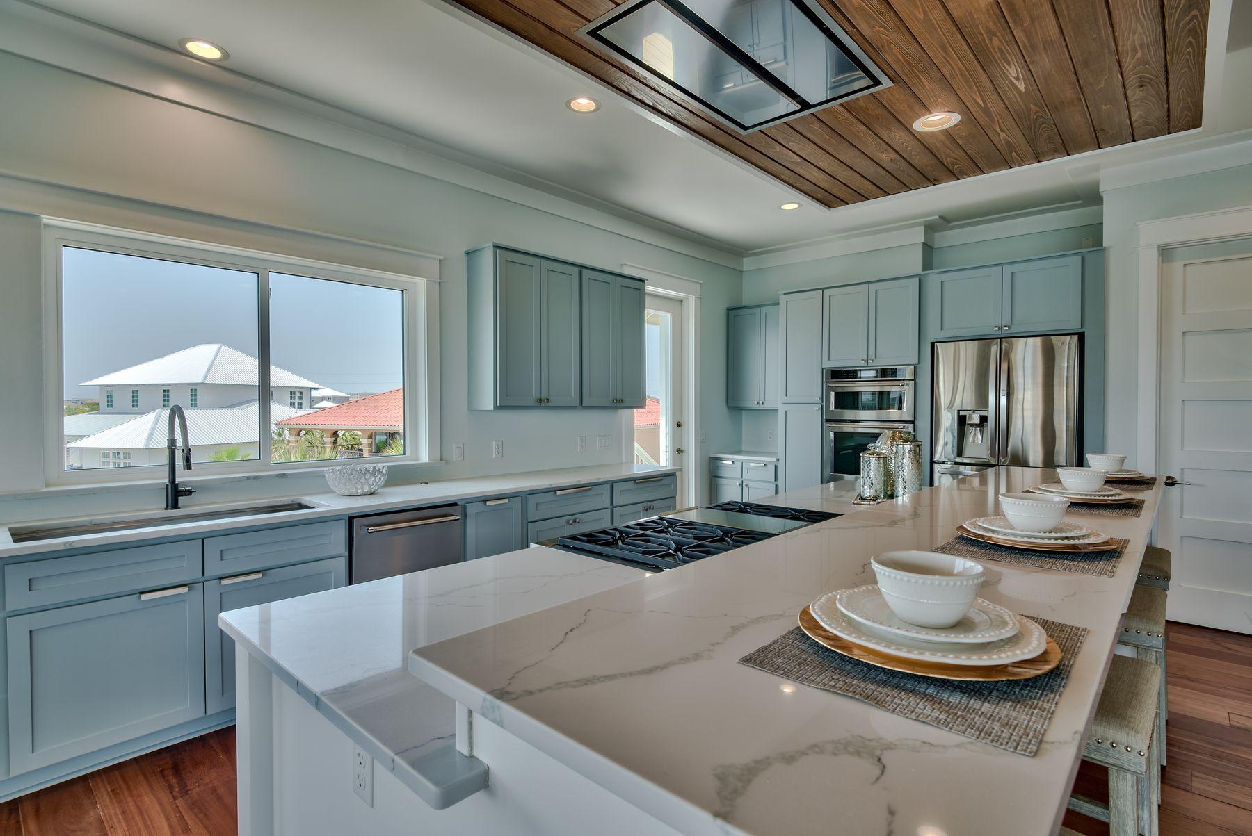 HOLIDAY ISLE - Residential