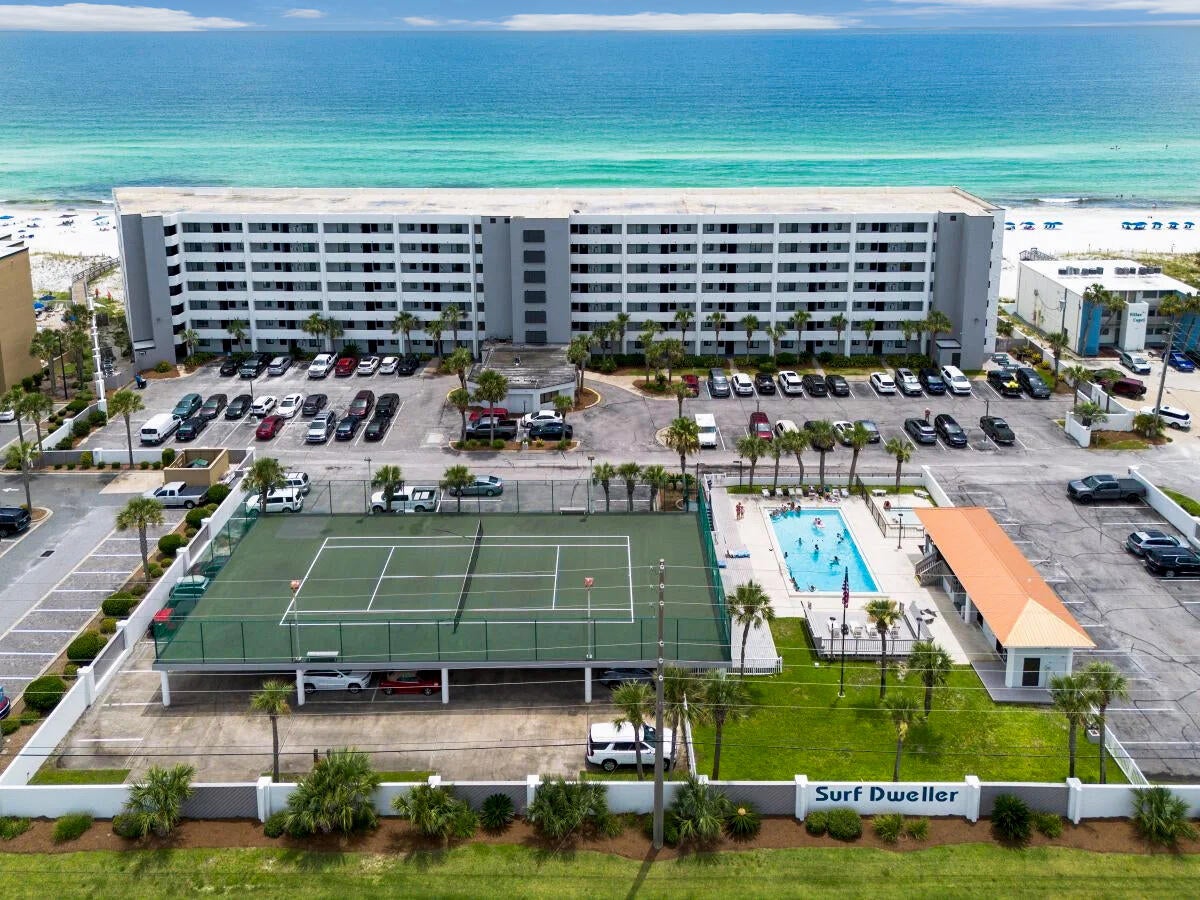 SURF DWELLER CONDO - Residential