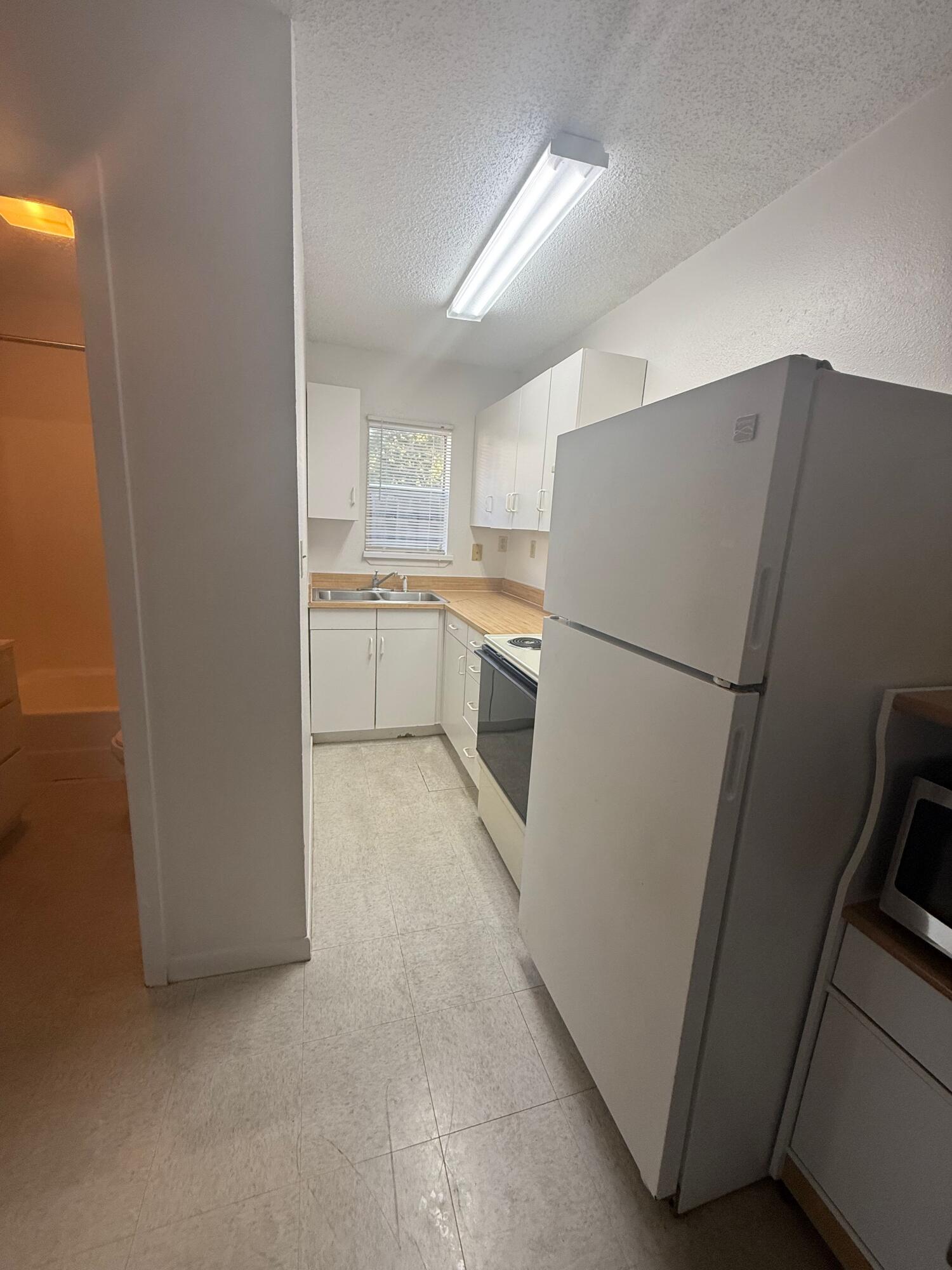 STONEY BEACH - Residential Lease