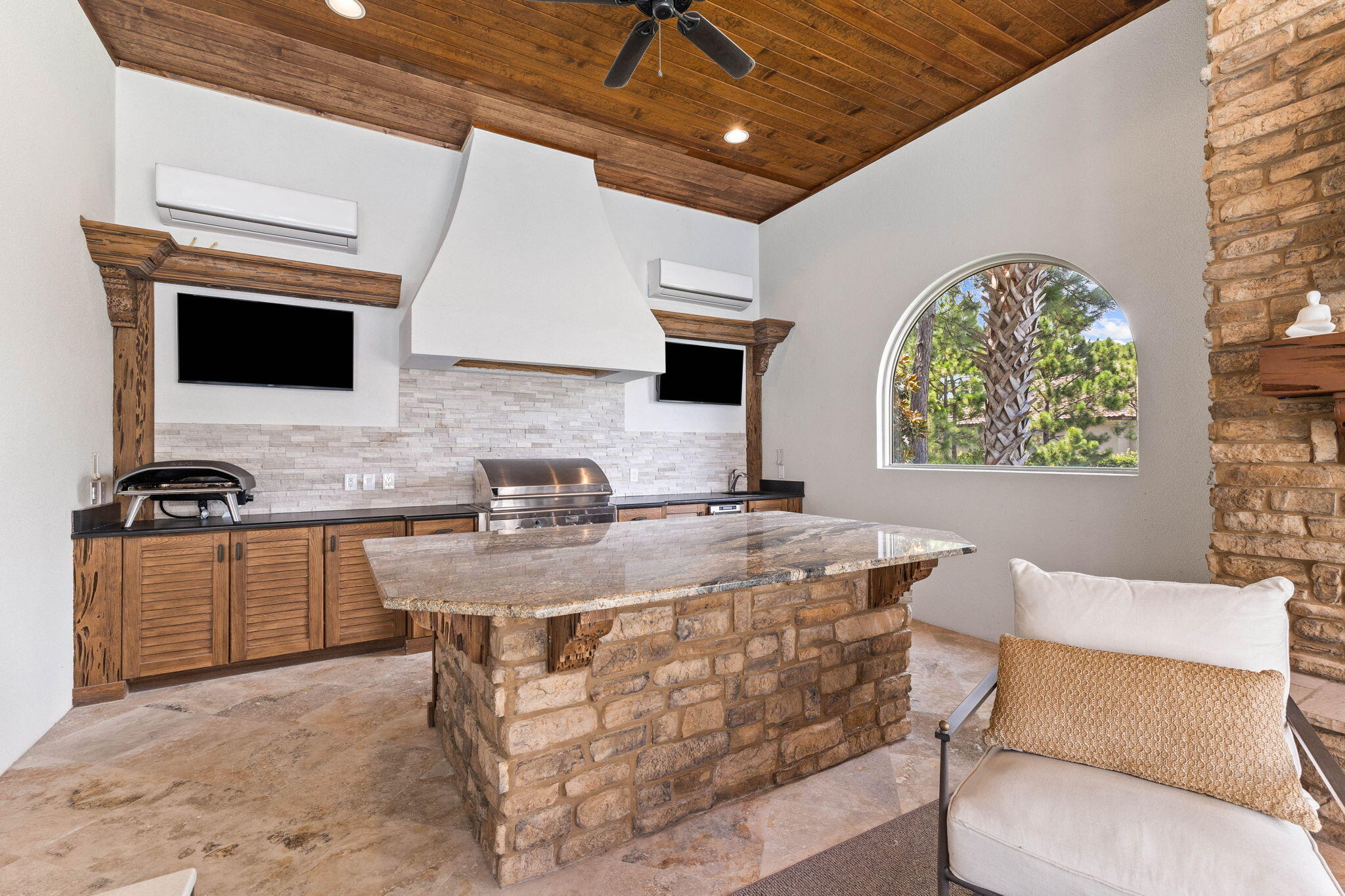 BURNT PINE - Residential