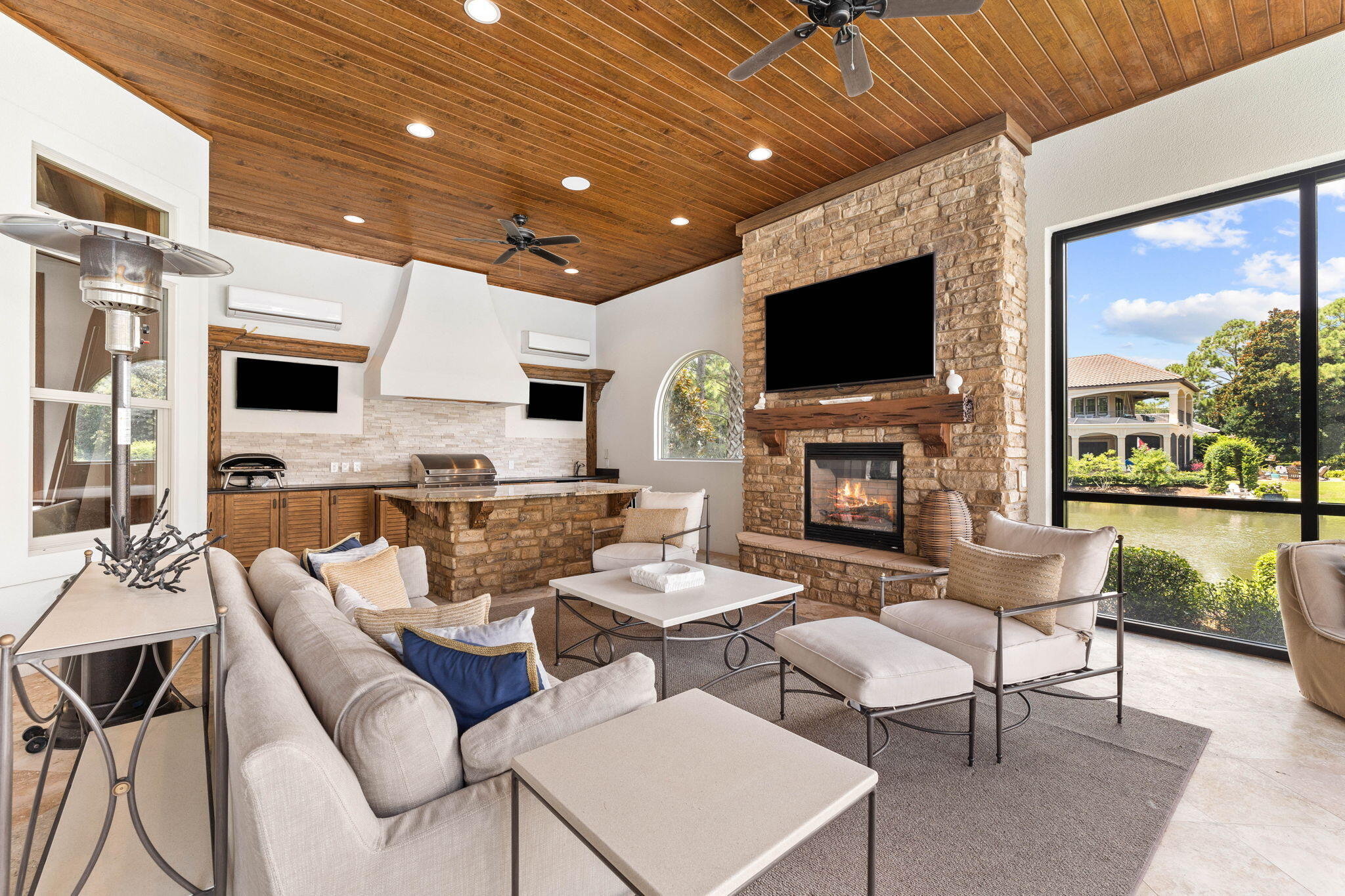 BURNT PINE - Residential