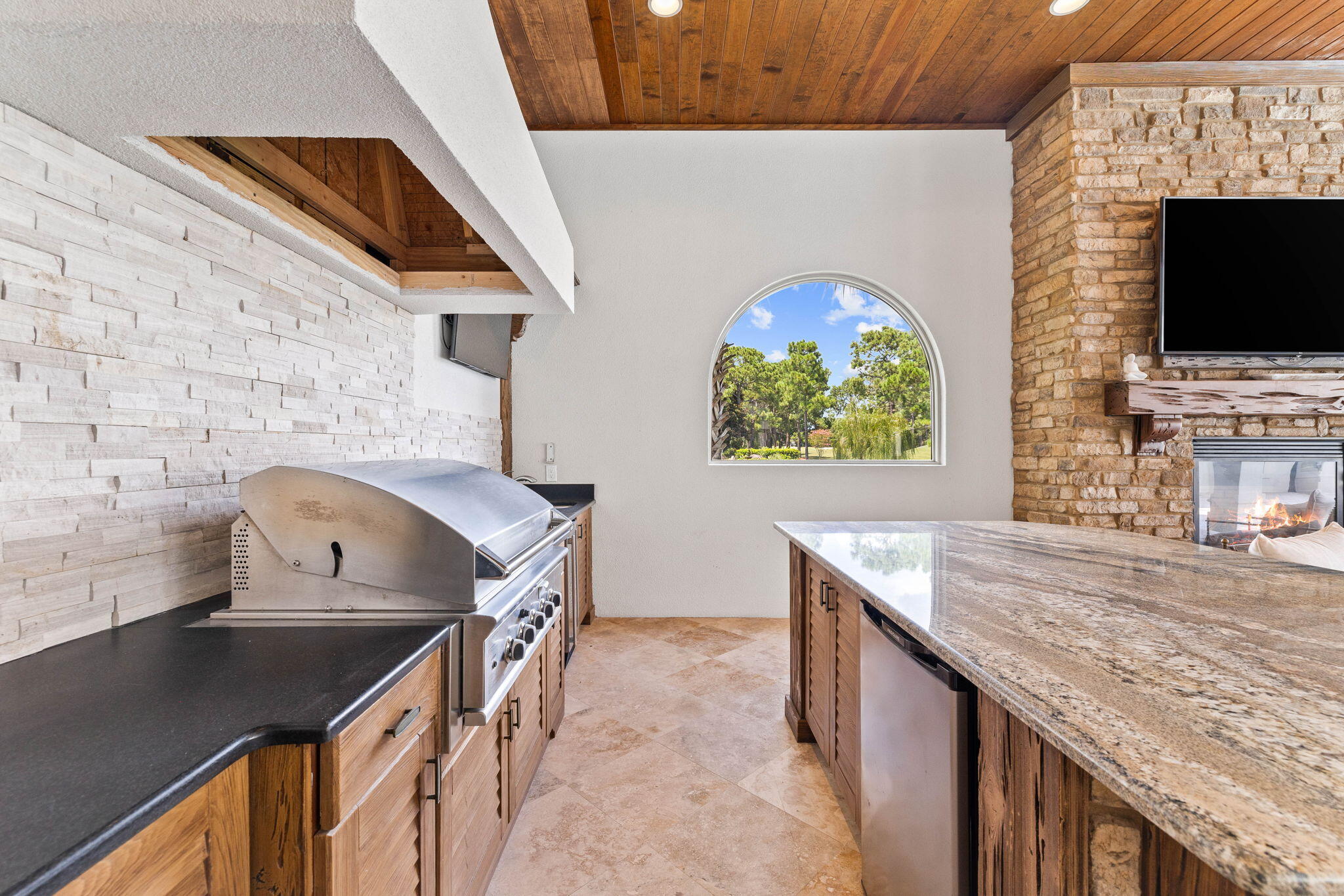 BURNT PINE - Residential
