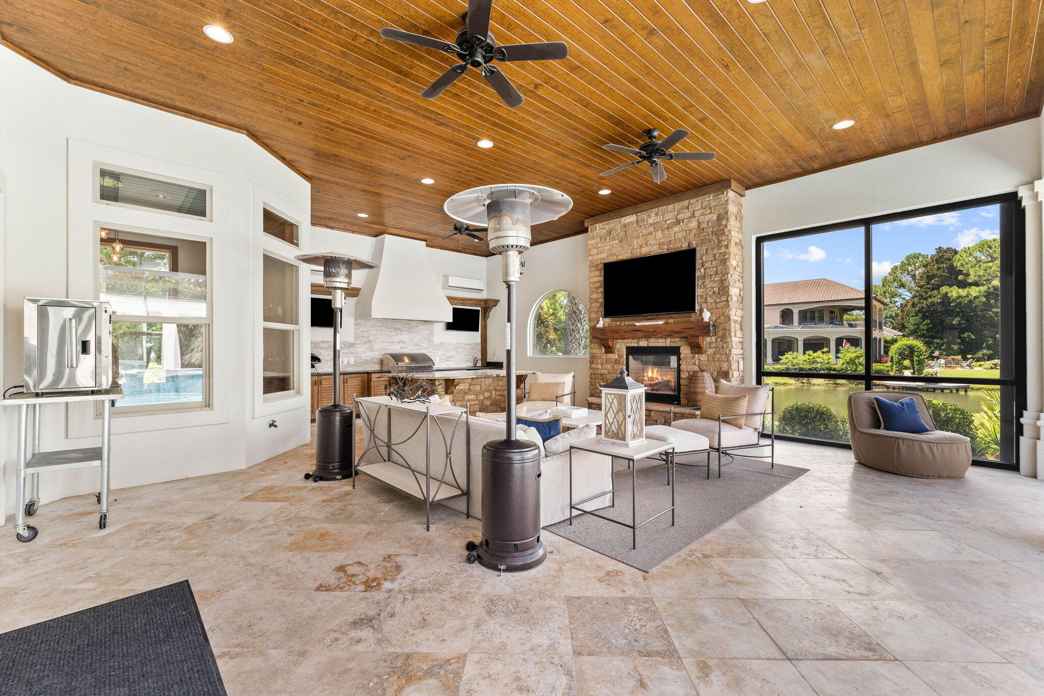 BURNT PINE - Residential