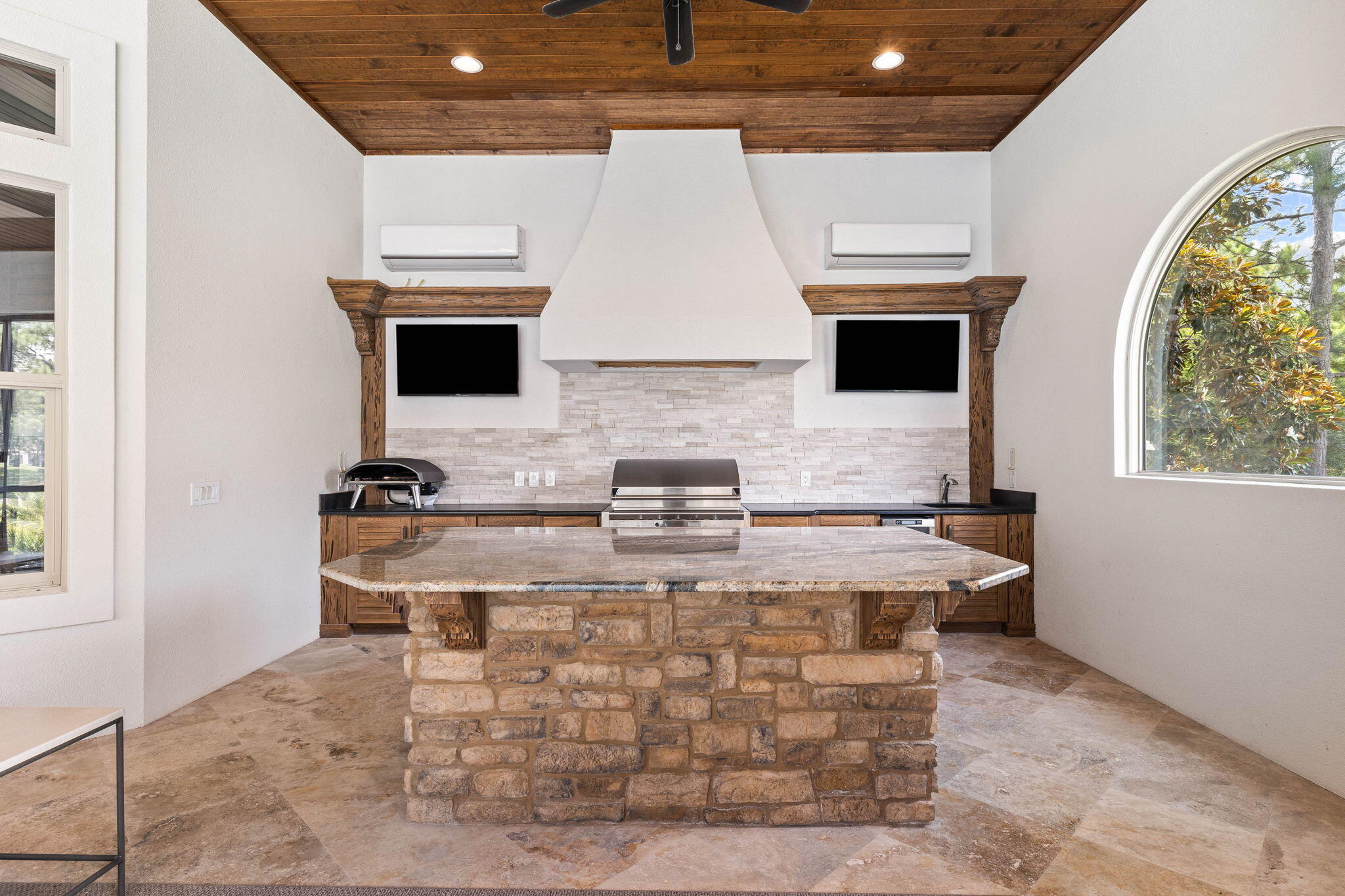 BURNT PINE - Residential