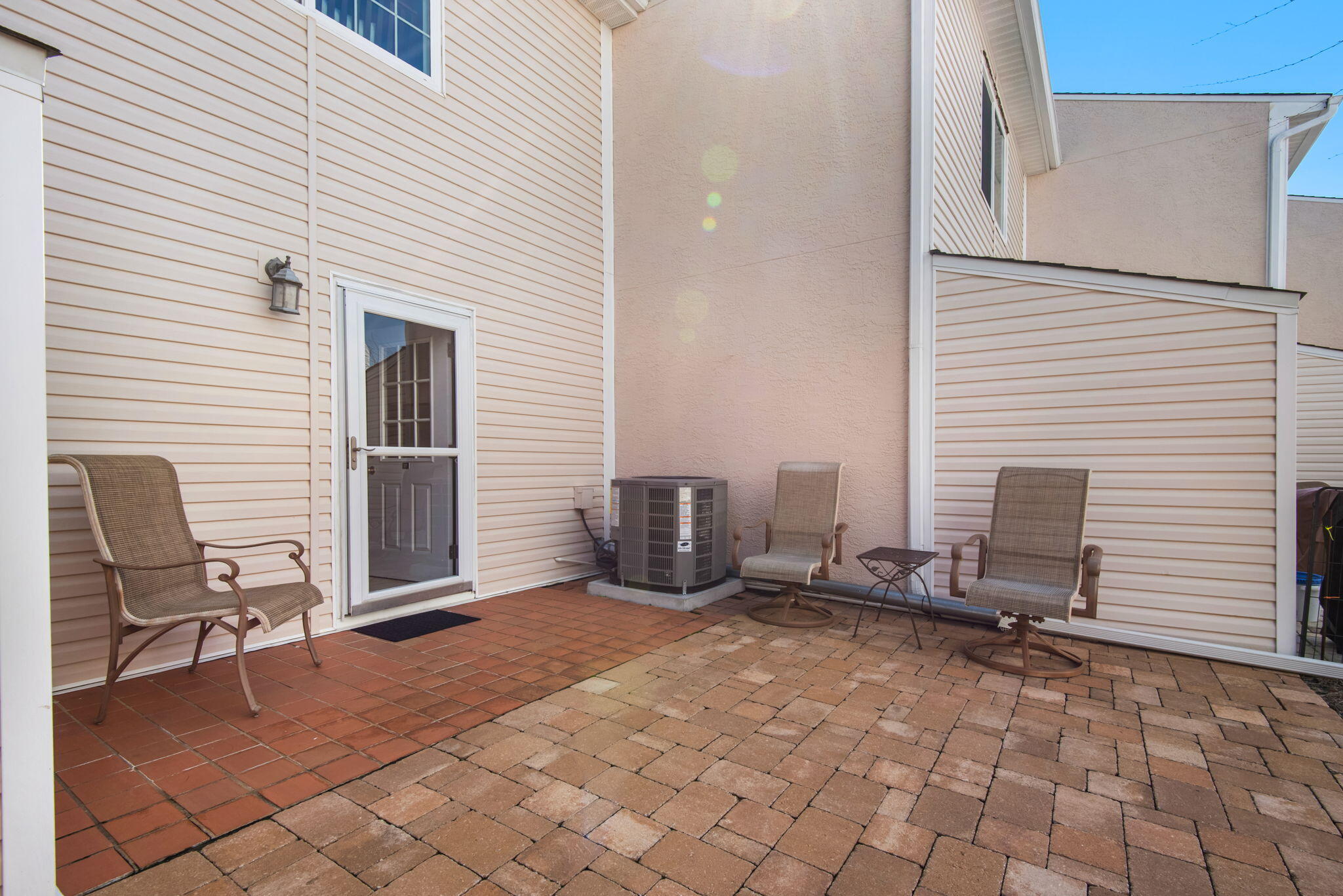 WOODLAND SHORES T/H PH 3 - Residential