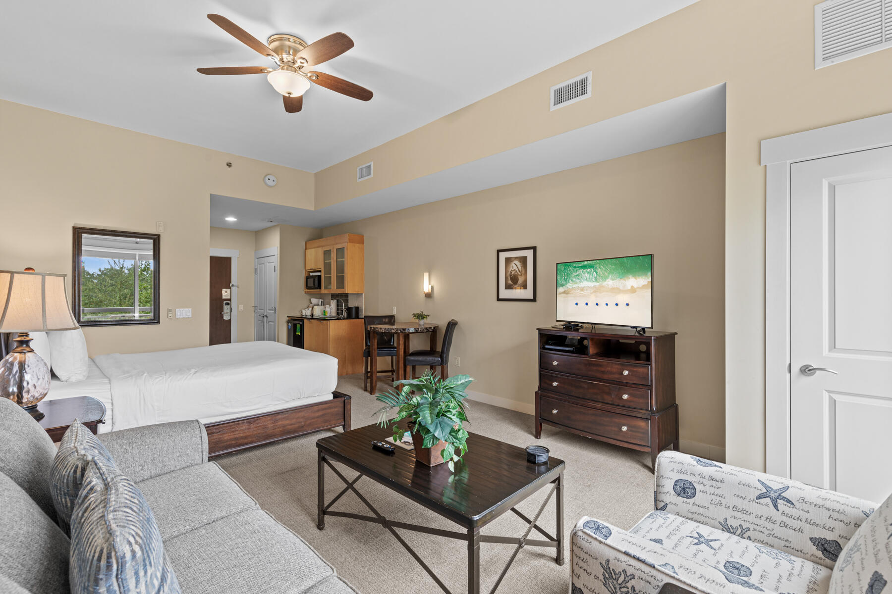 BAHIA CONDO - Residential