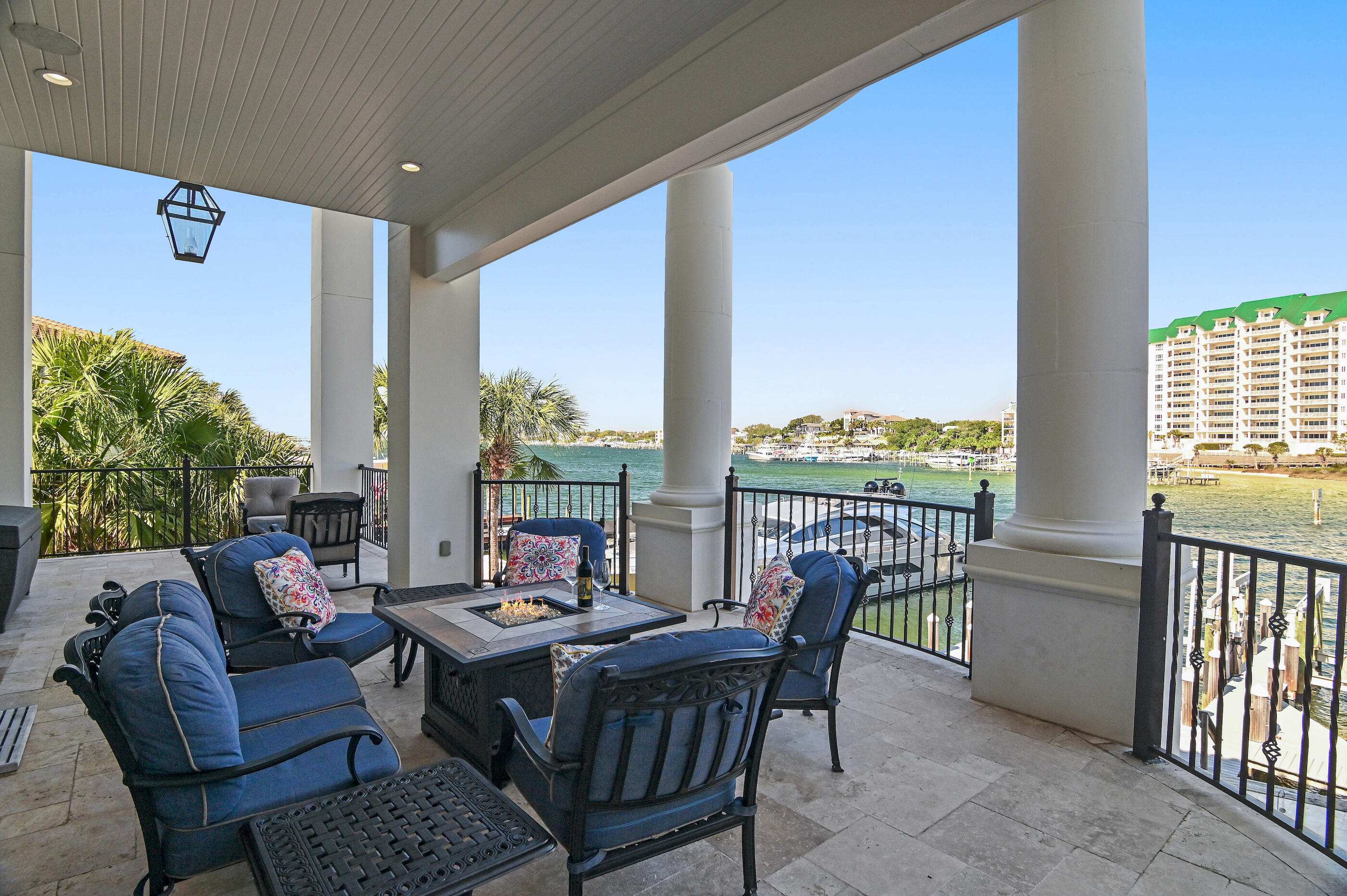 HOLIDAY ISLE - Residential
