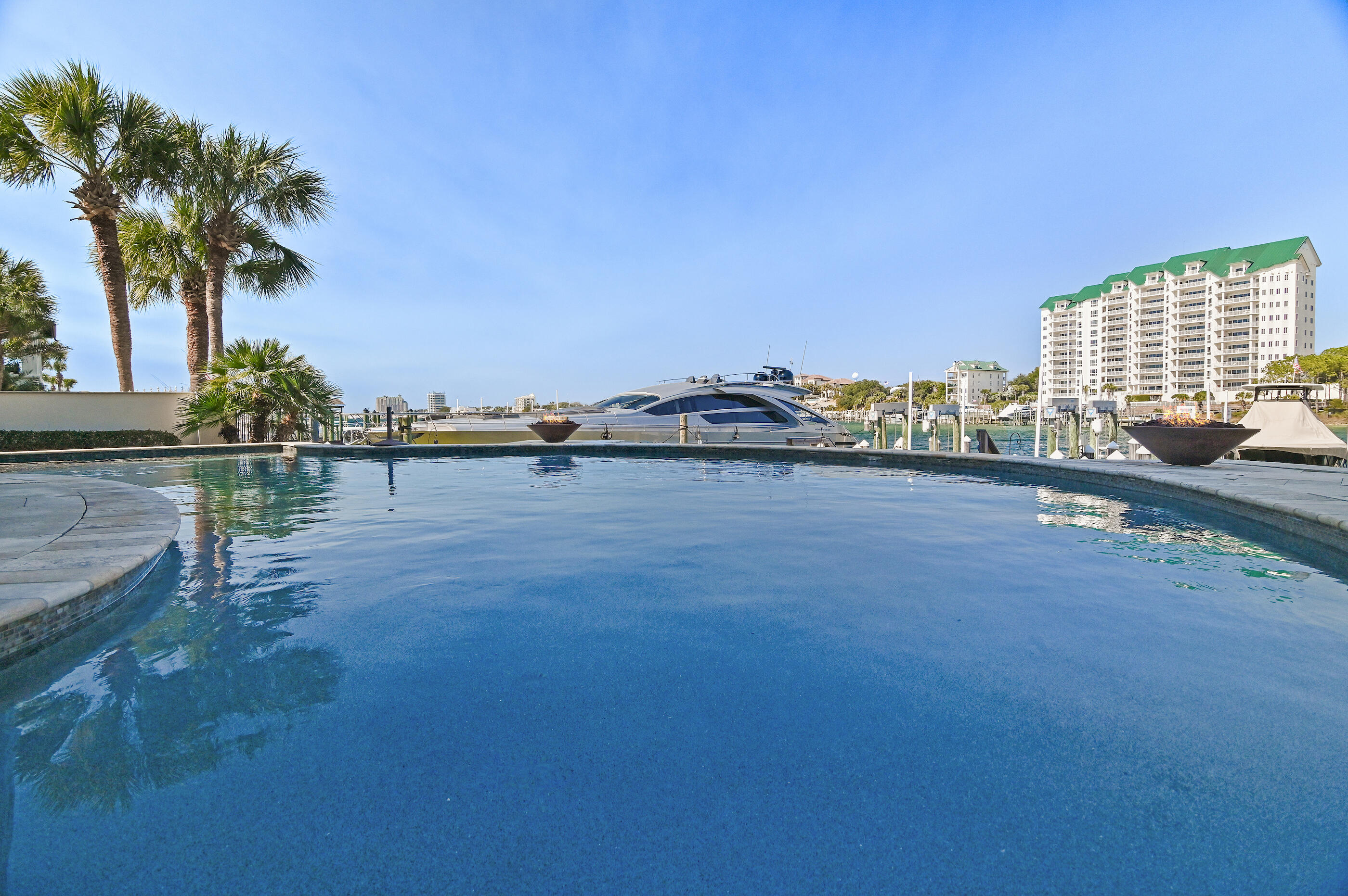 HOLIDAY ISLE - Residential