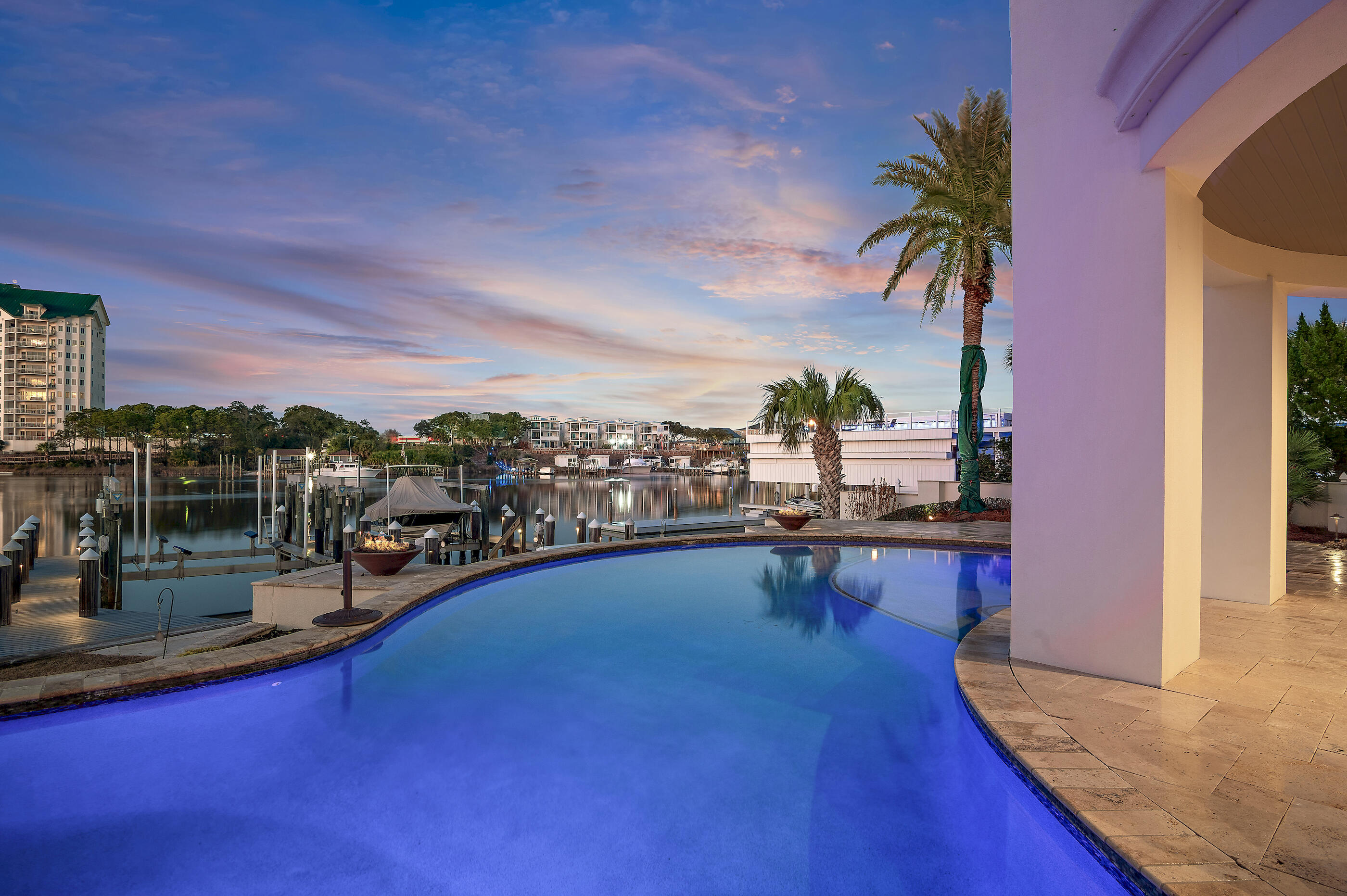 HOLIDAY ISLE - Residential