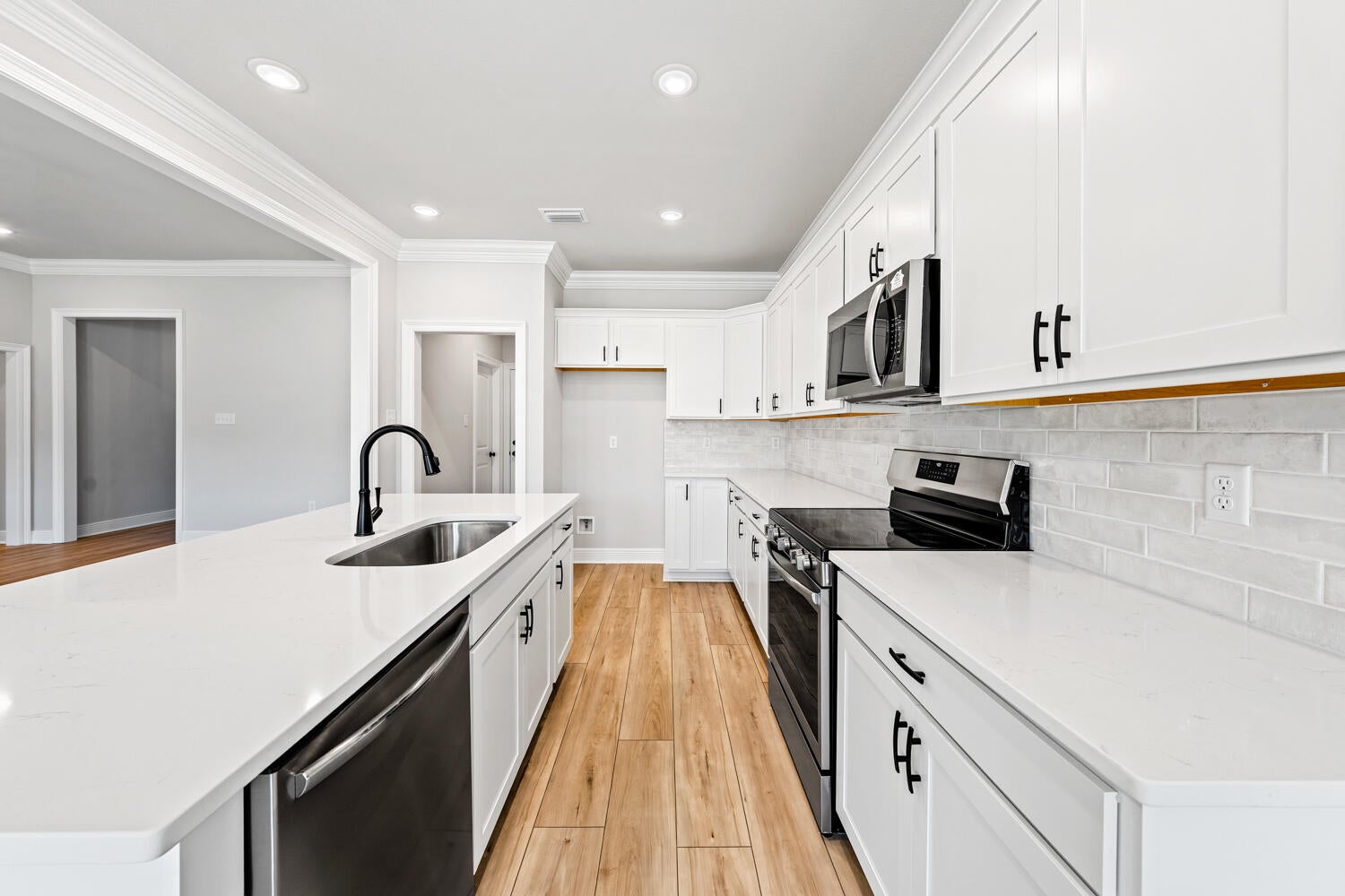 YOUNG OAKS - Residential
