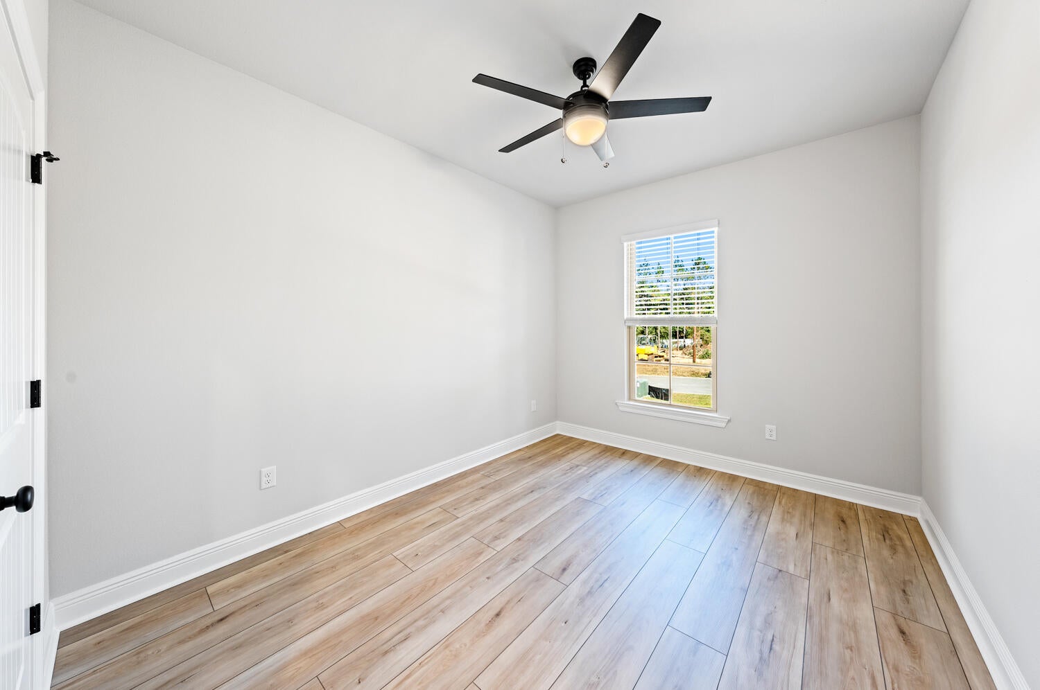 YOUNG OAKS - Residential