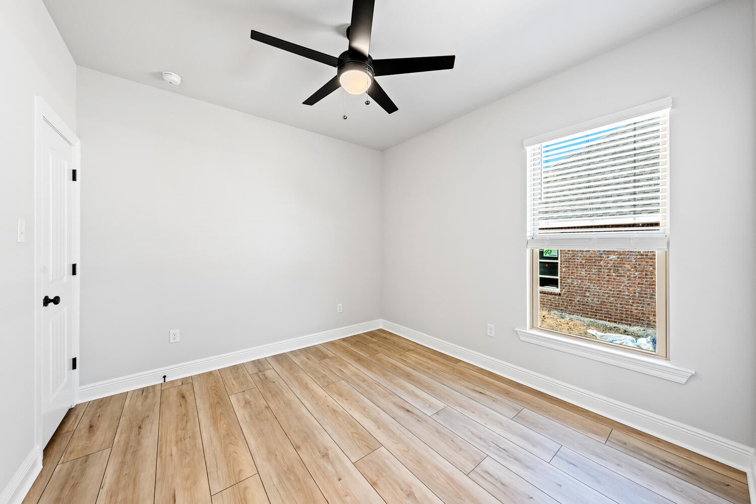 YOUNG OAKS - Residential